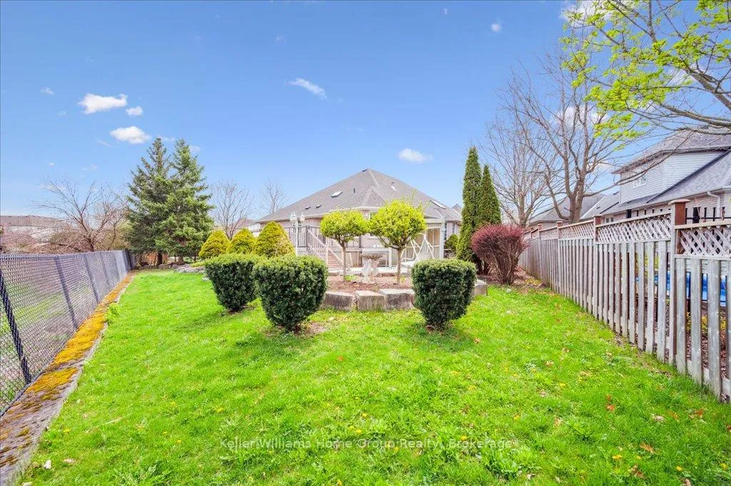 Photo 28 of 38 Oakridge Crescent, Guelph, Pineridge/Westminster Woods — HOMEH
