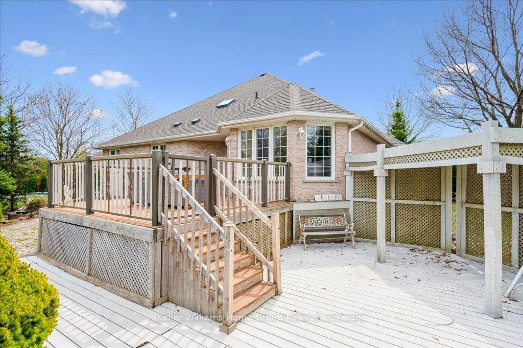 Photo 29 of 38 Oakridge Crescent, Guelph, Pineridge/Westminster Woods — HOMEH