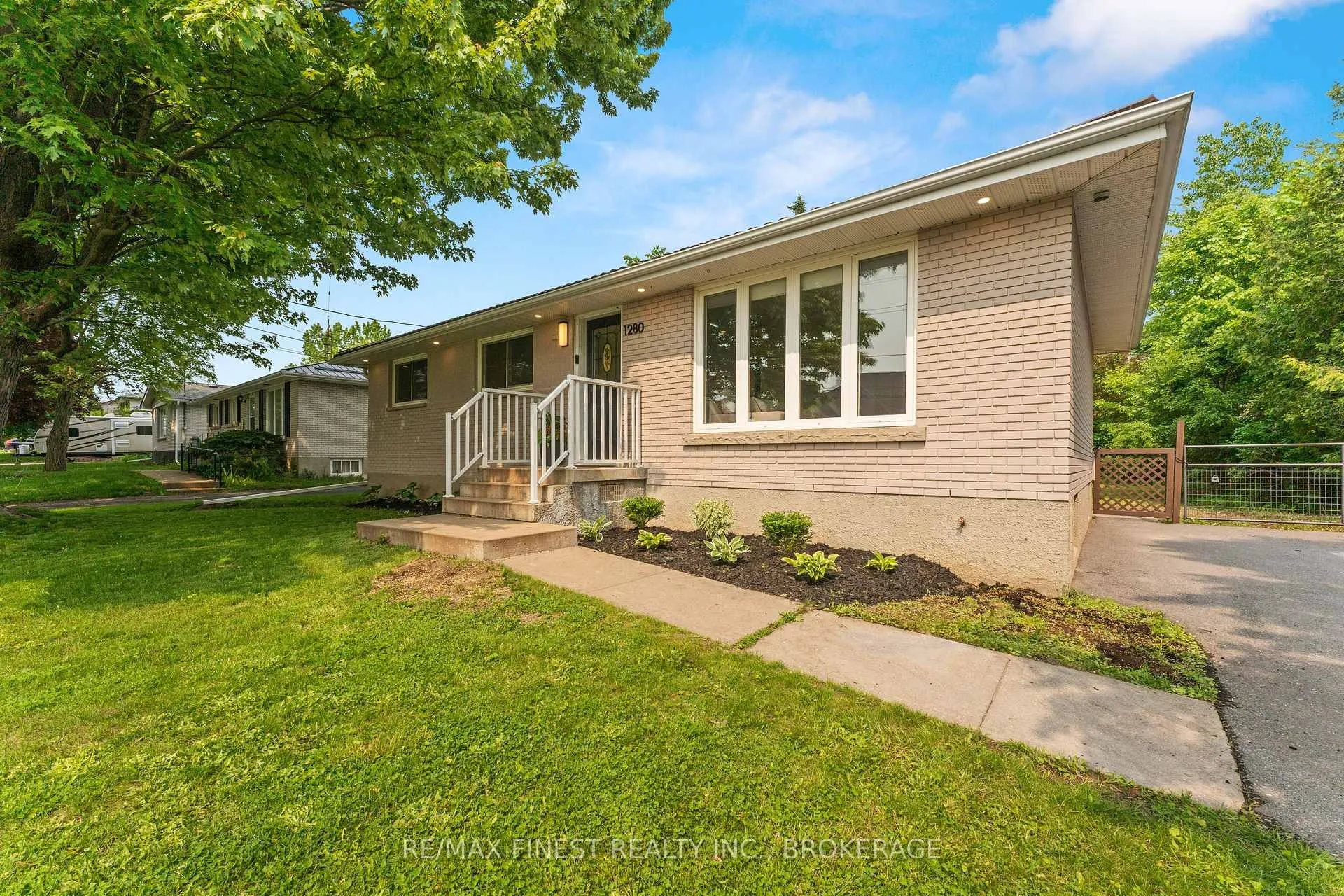 Photo 3 of 1280 Westbrook Road, Kingston, City Northwest — HOMEH