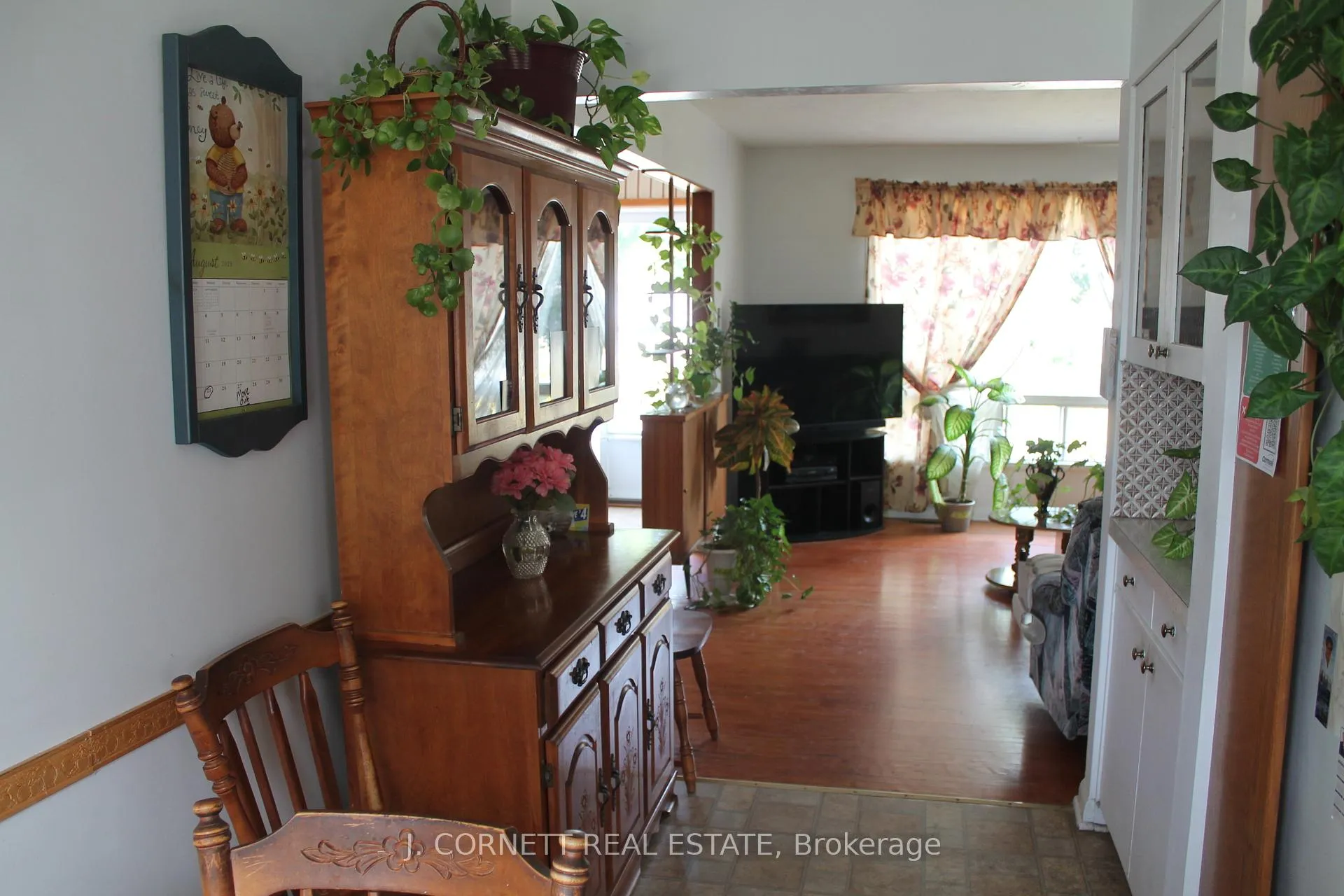 Photo 5 of 421 Bellevue Crescent S, Cornwall — HOMEH