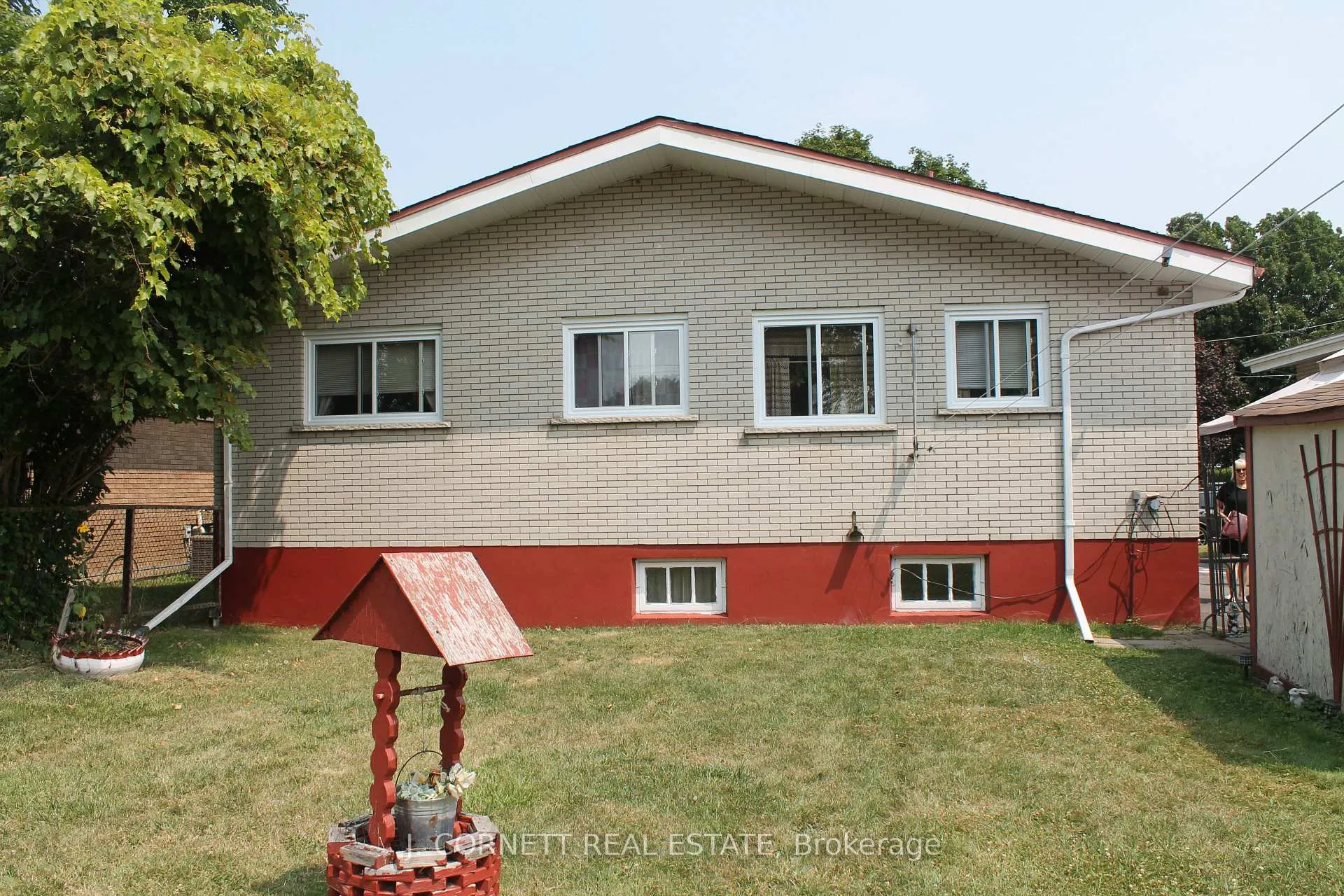 Photo 15 of 421 Bellevue Crescent S, Cornwall — HOMEH
