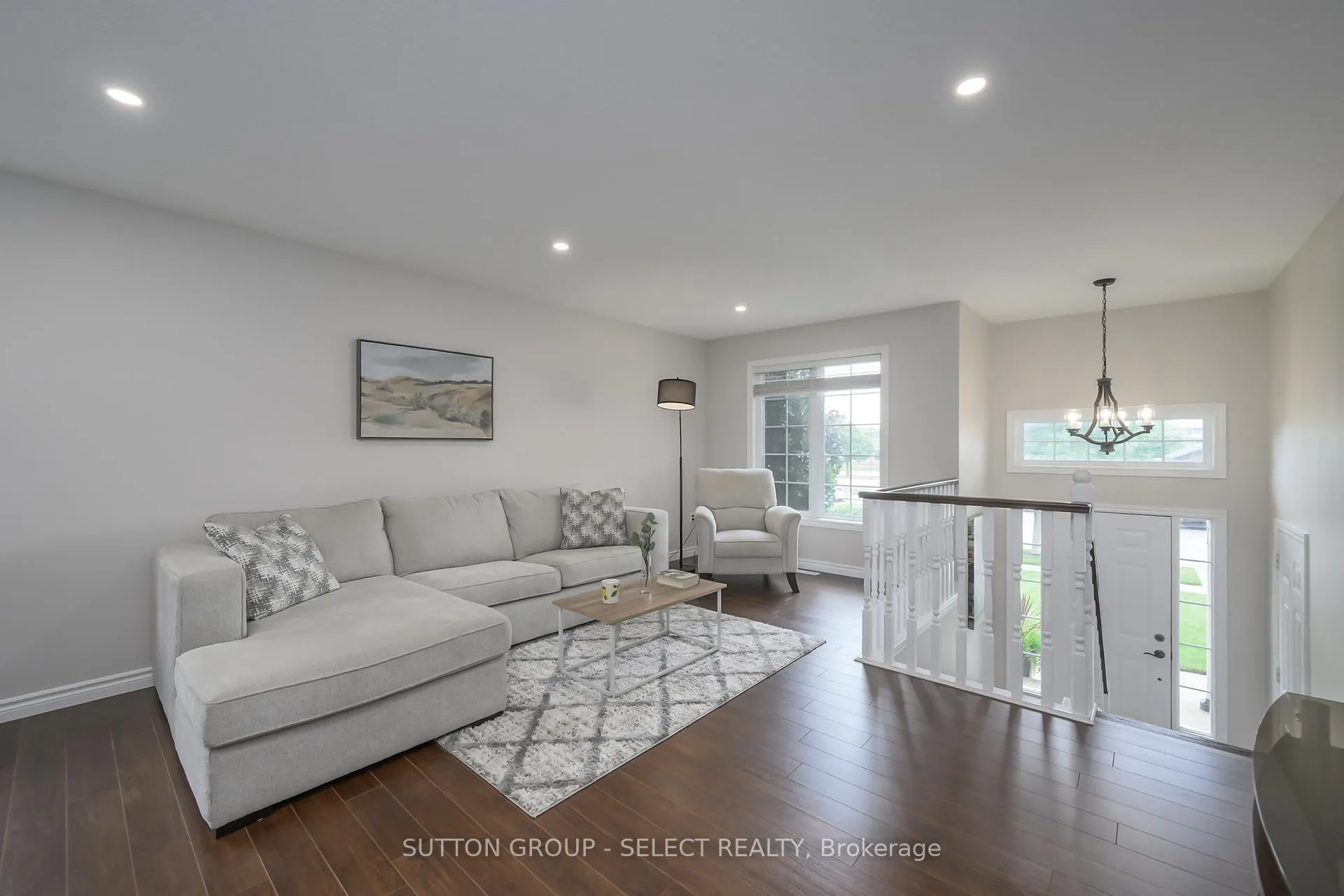 Photo 5 of 83 Middlesex Drive, Strathroy-Caradoc, NE — HOMEH