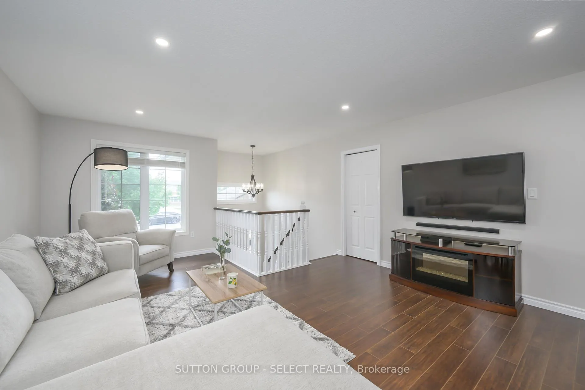 Photo 6 of 83 Middlesex Drive, Strathroy-Caradoc, NE — HOMEH