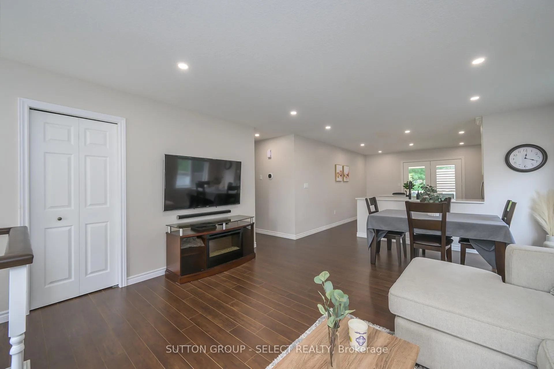 Photo 8 of 83 Middlesex Drive, Strathroy-Caradoc, NE — HOMEH