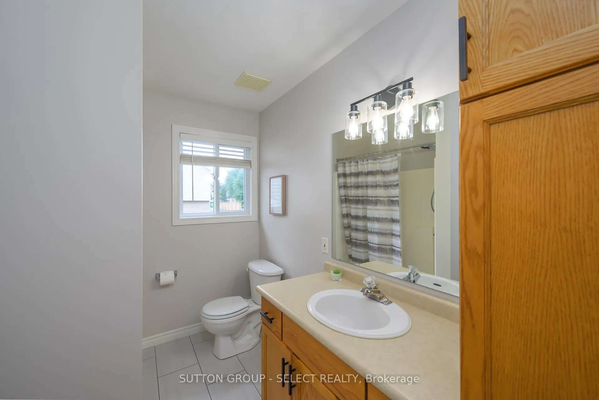 Photo 23 of 83 Middlesex Drive, Strathroy-Caradoc, NE — HOMEH