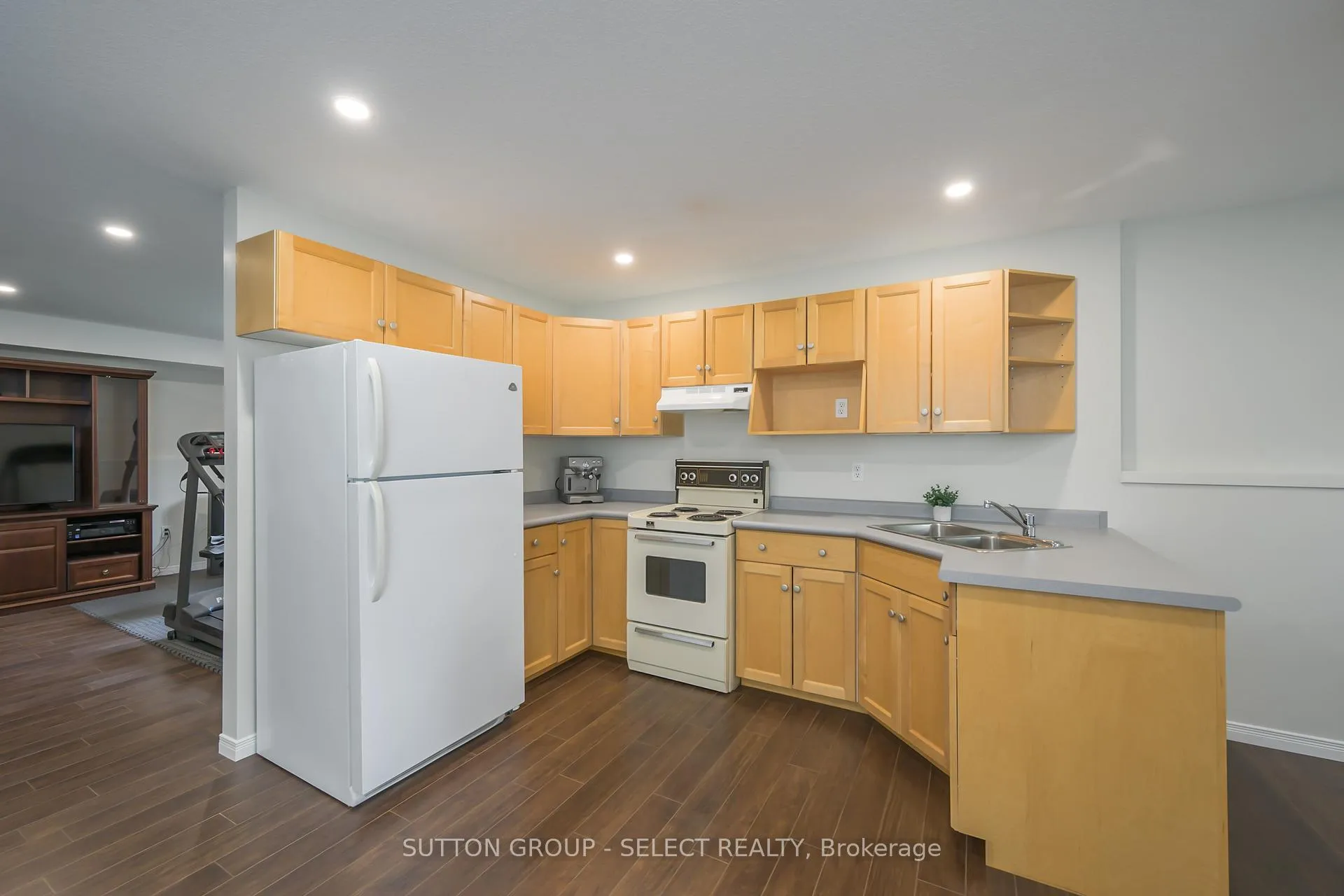 Photo 26 of 83 Middlesex Drive, Strathroy-Caradoc, NE — HOMEH