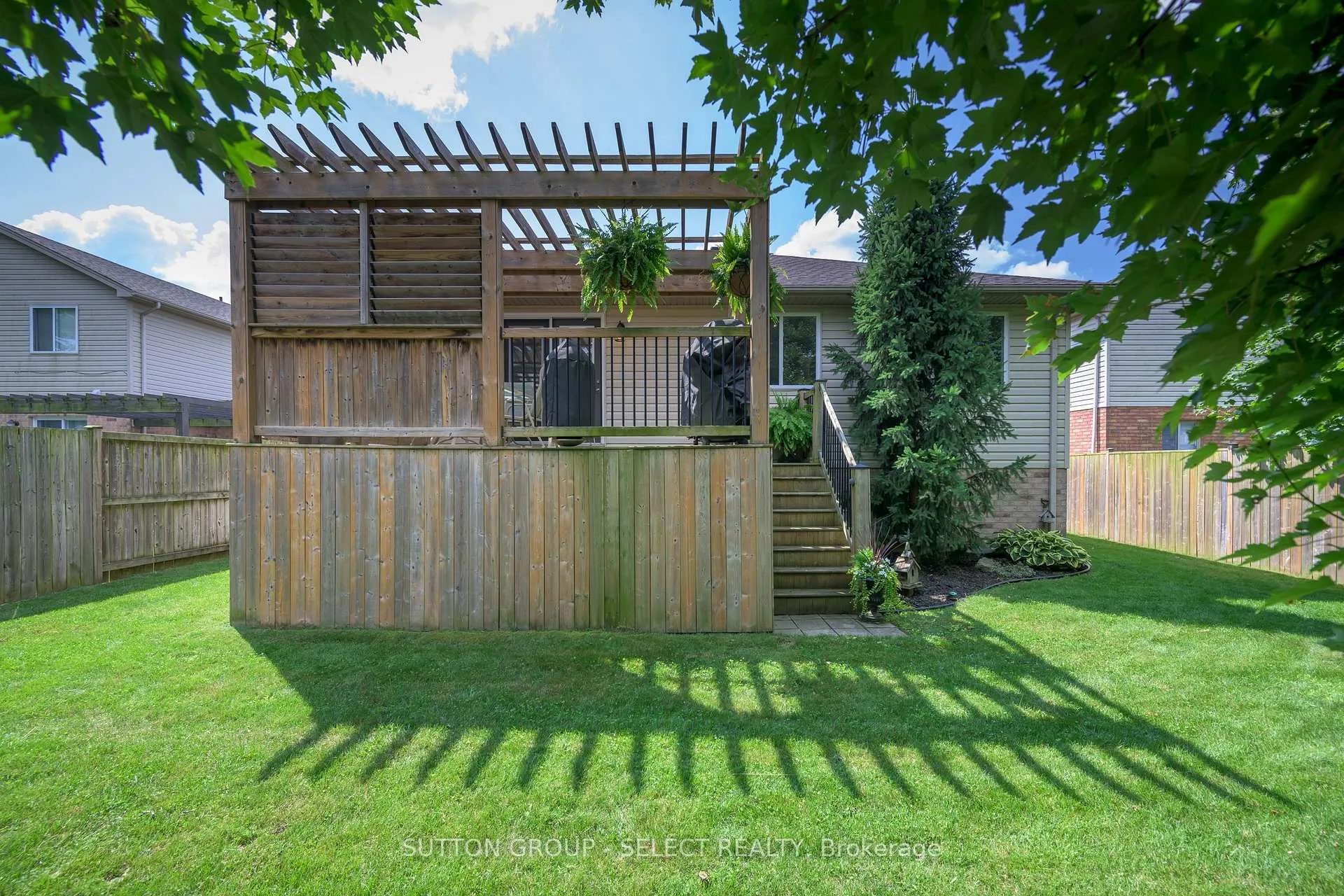 Photo 43 of 83 Middlesex Drive, Strathroy-Caradoc, NE — HOMEH