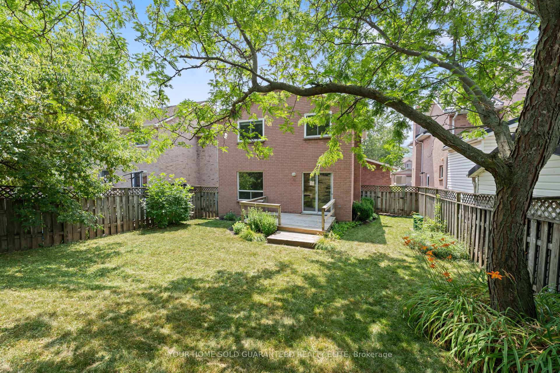 Photo 2 of 34 Merritt Crescent, Grimsby, Grimsby West — HOMEH