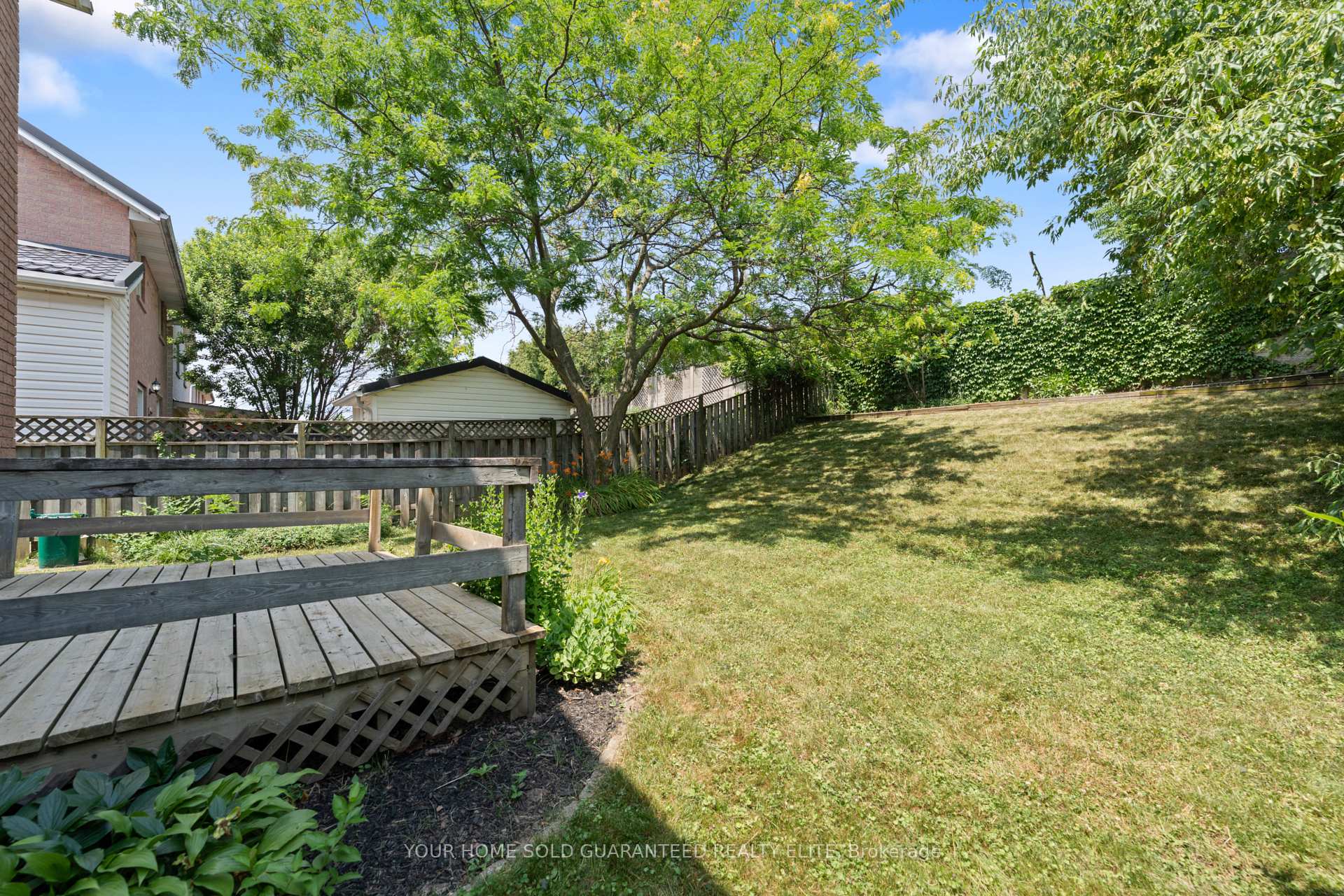 Photo 25 of 34 Merritt Crescent, Grimsby, Grimsby West — HOMEH