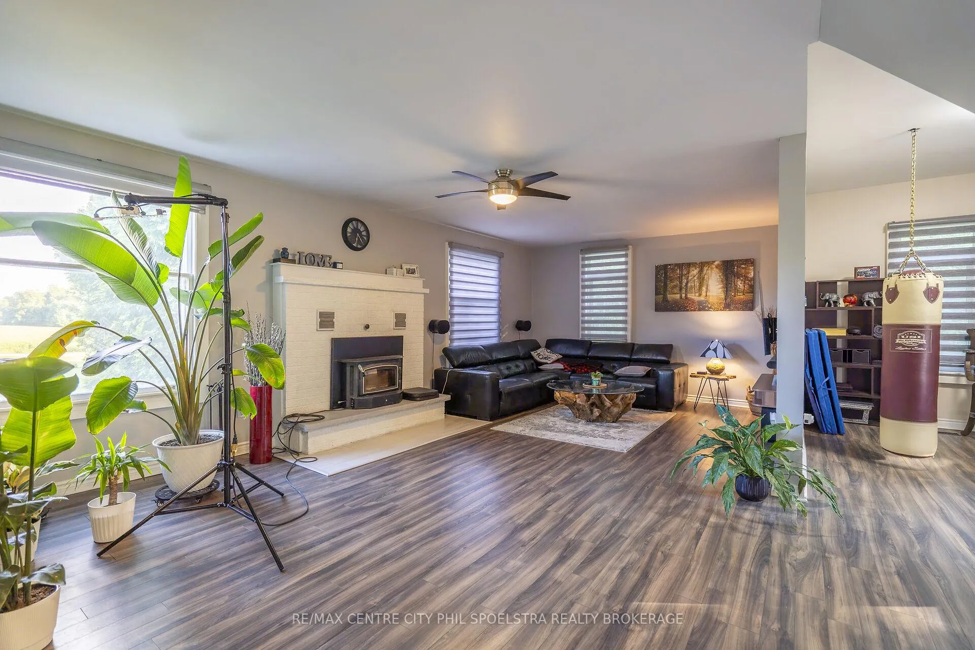 Photo 16 of 7496 Decker Drive, Middlesex Centre, Delaware Town — HOMEH