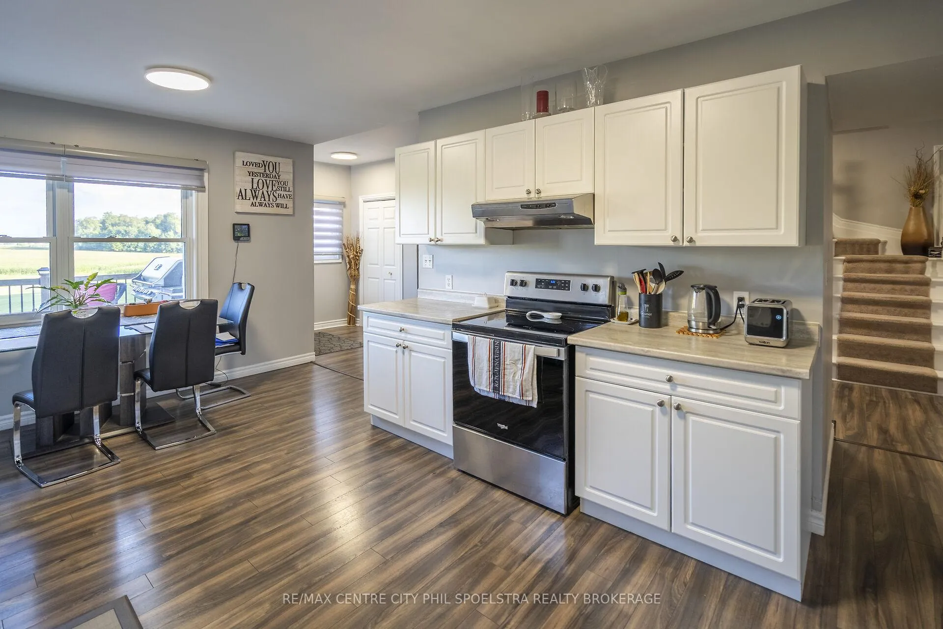 Photo 18 of 7496 Decker Drive, Middlesex Centre, Delaware Town — HOMEH