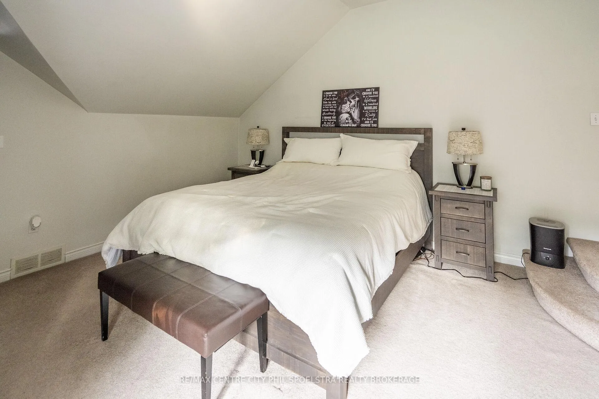 Photo 30 of 7496 Decker Drive, Middlesex Centre, Delaware Town — HOMEH