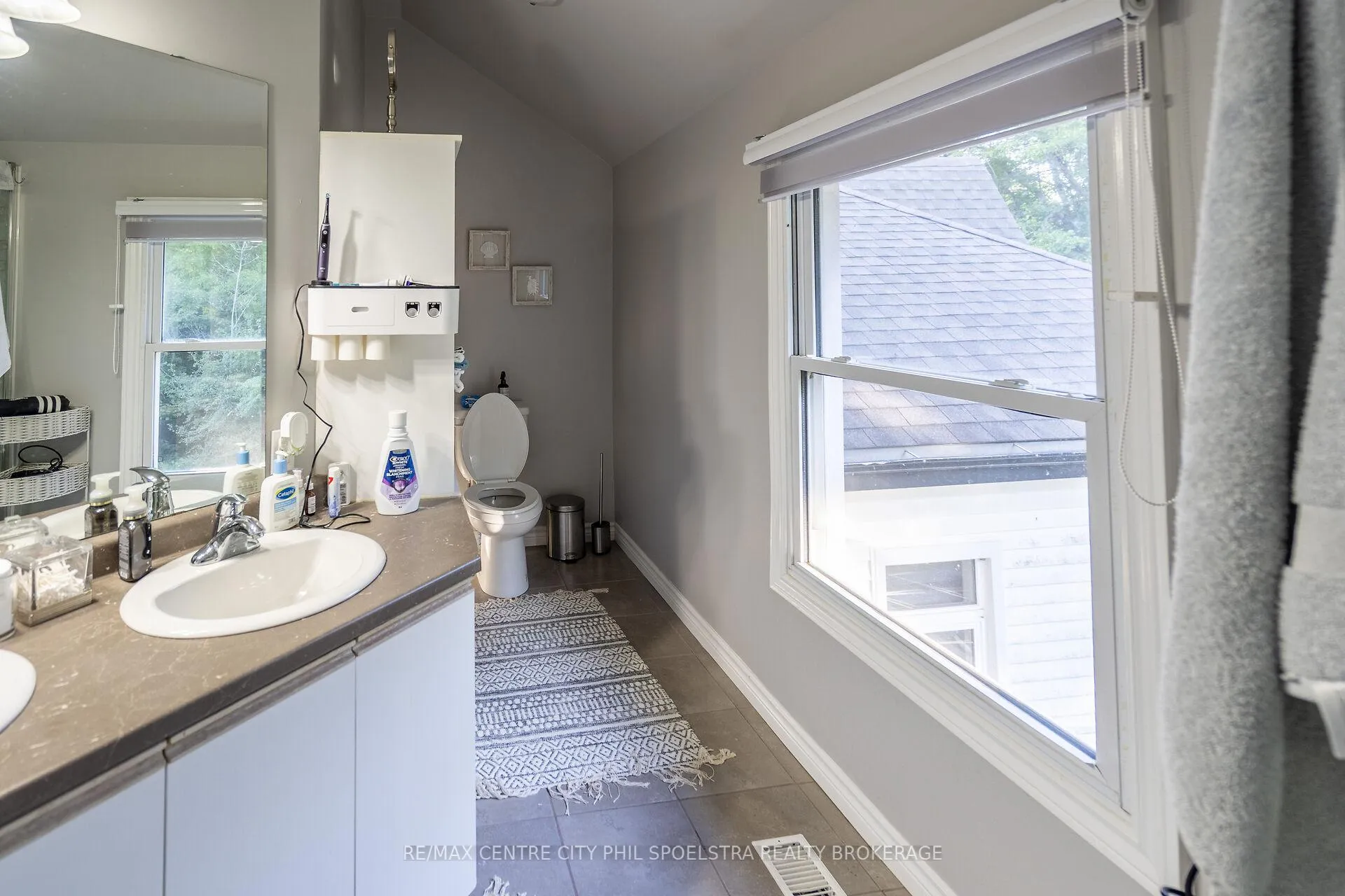 Photo 31 of 7496 Decker Drive, Middlesex Centre, Delaware Town — HOMEH