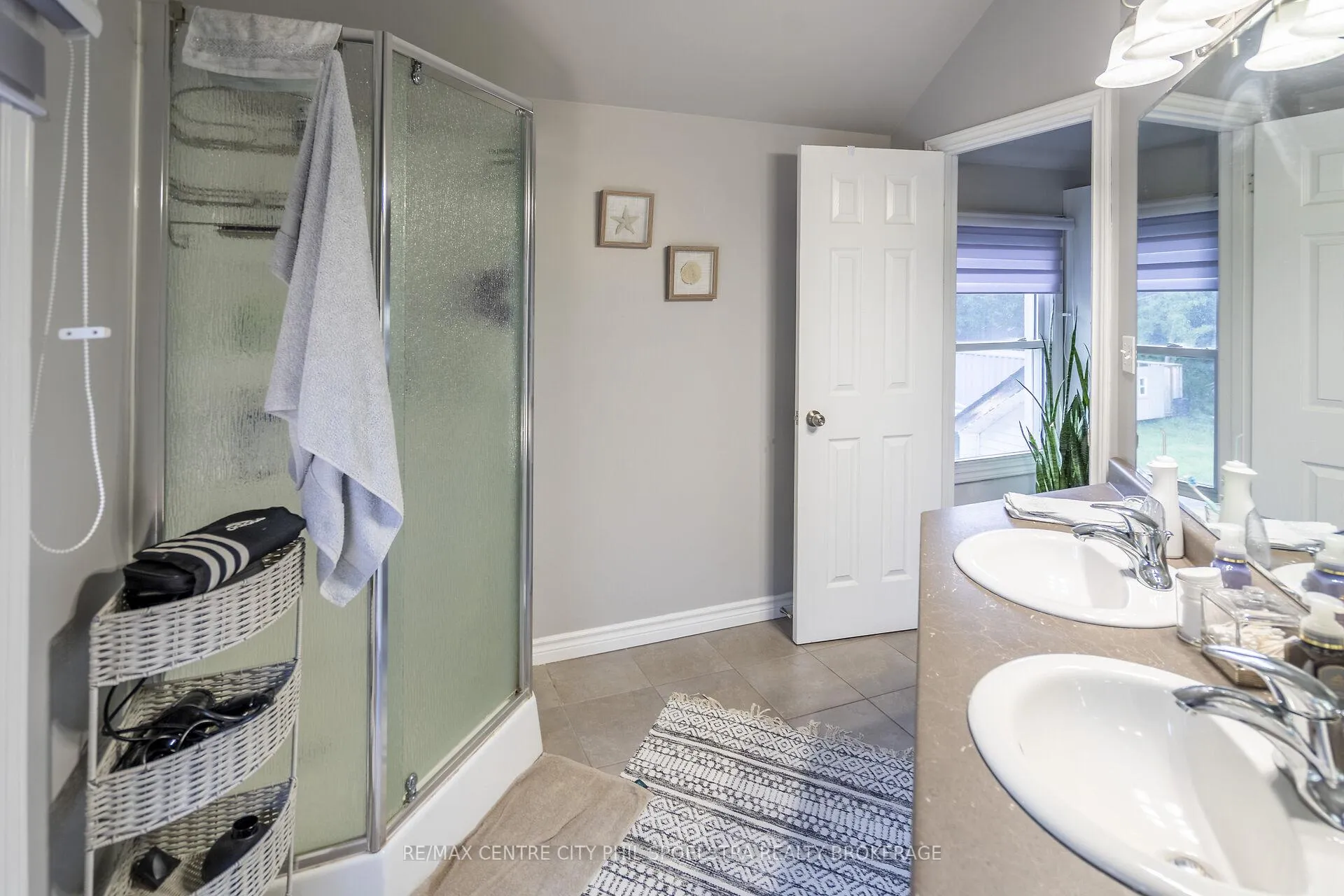 Photo 32 of 7496 Decker Drive, Middlesex Centre, Delaware Town — HOMEH