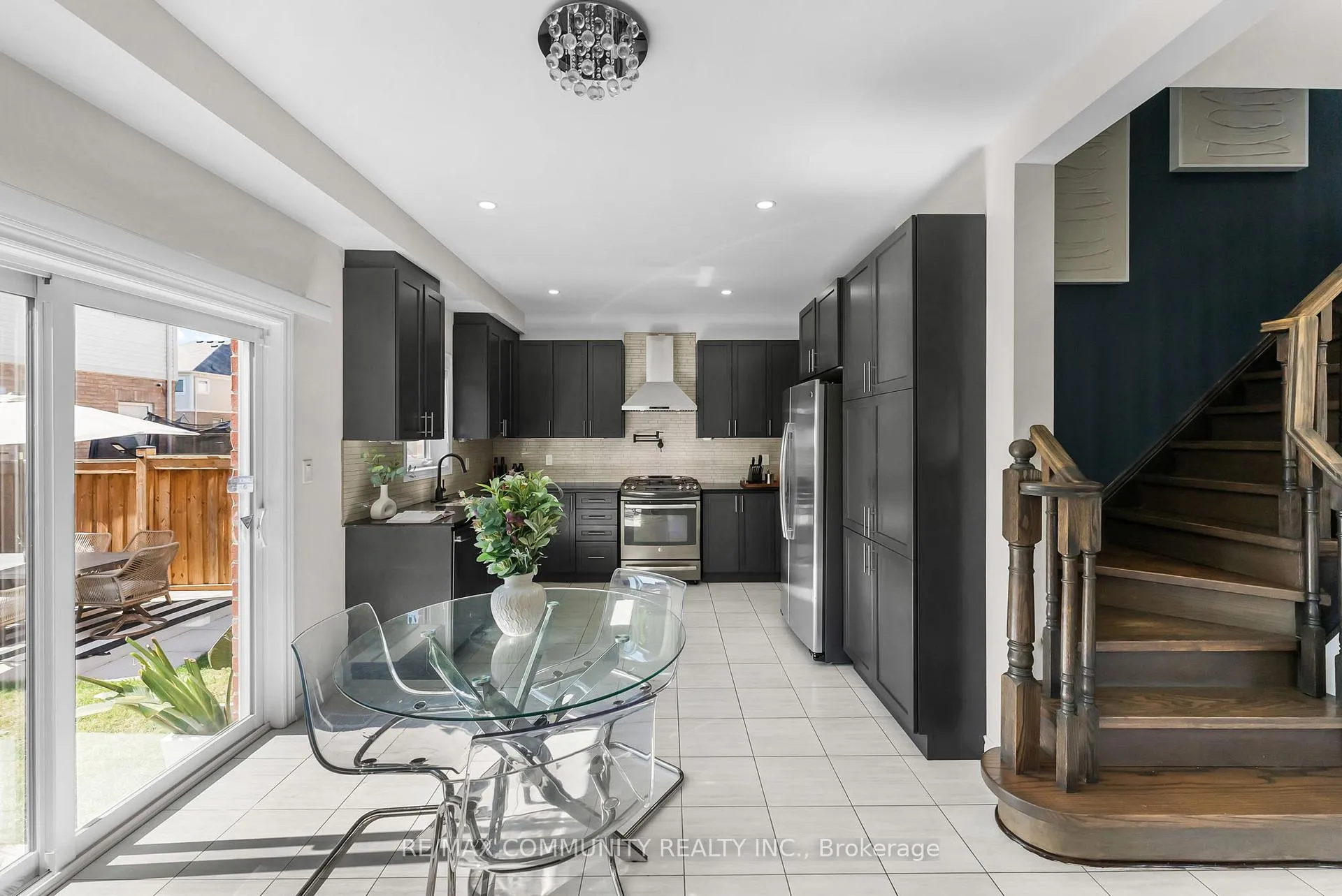 Photo 17 of 279 Kenneth Cole Drive, Clarington, Bowmanville — HOMEH