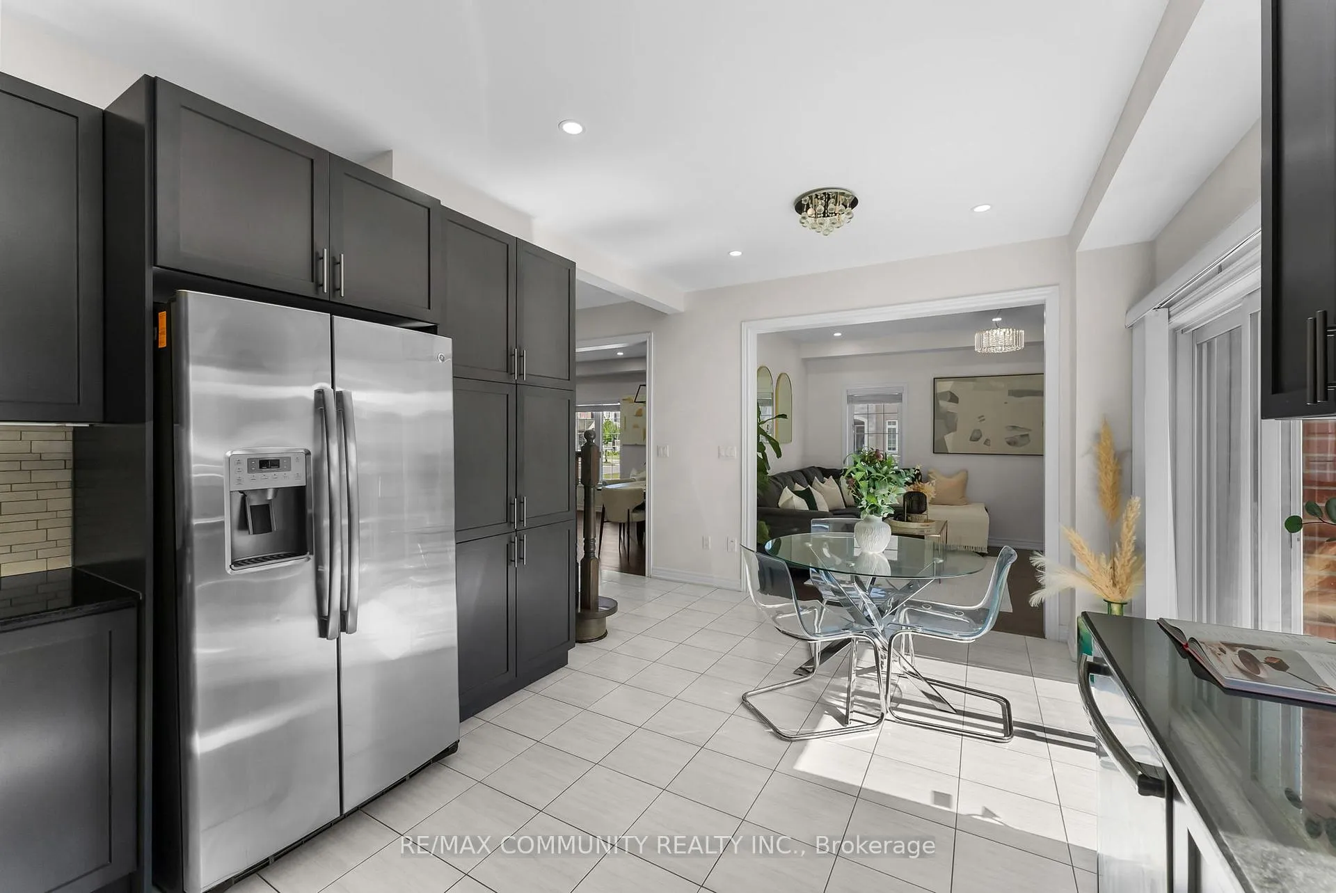 Photo 19 of 279 Kenneth Cole Drive, Clarington, Bowmanville — HOMEH