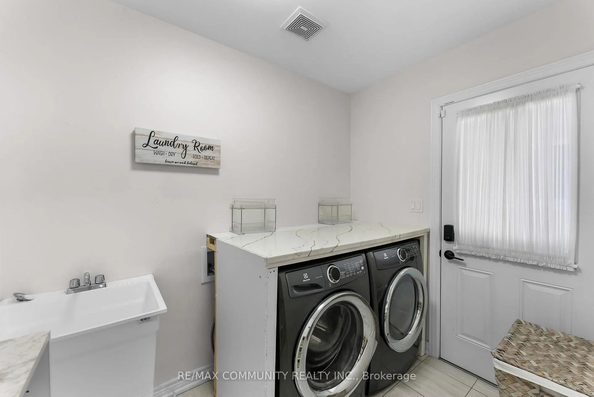 Photo 23 of 279 Kenneth Cole Drive, Clarington, Bowmanville — HOMEH