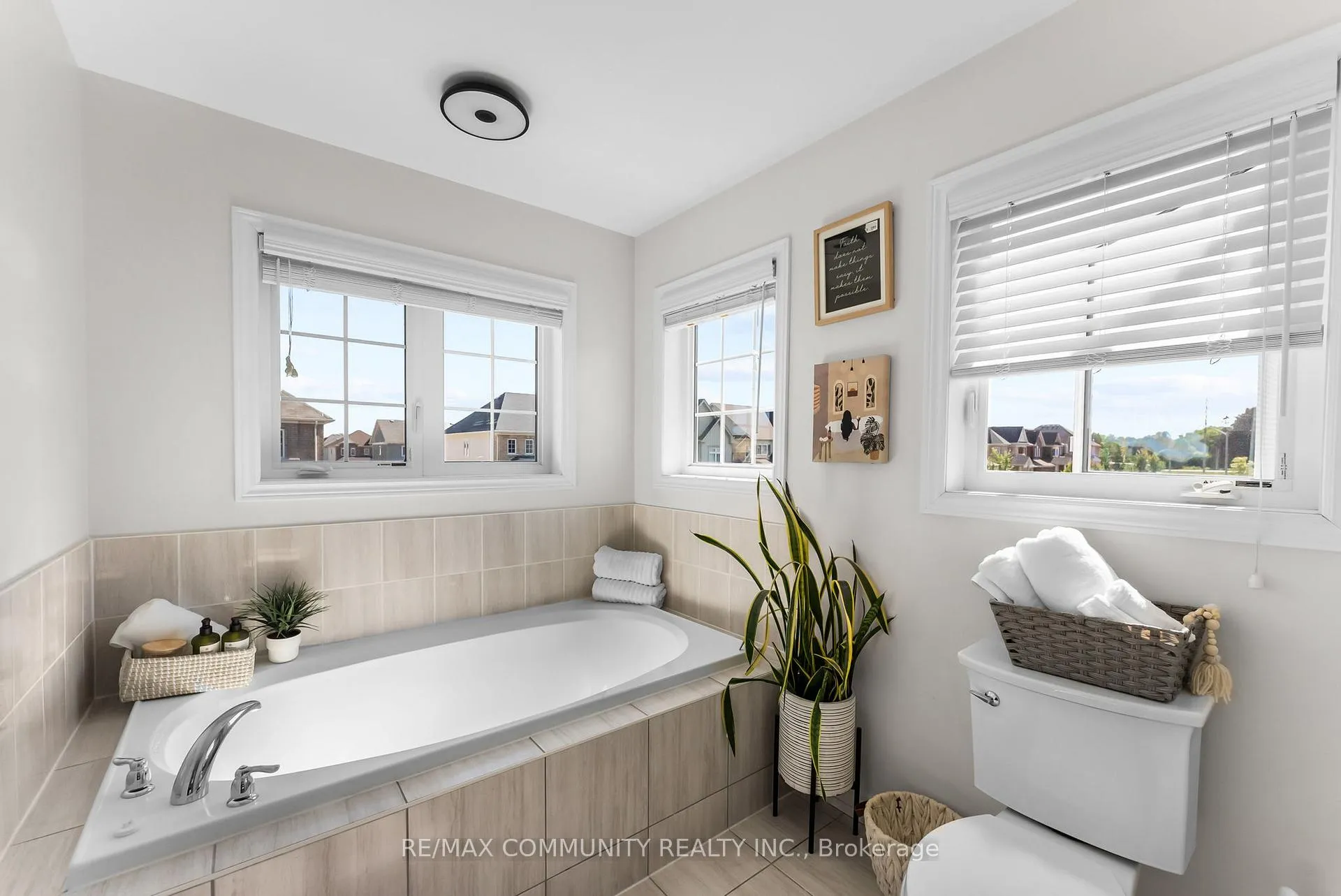 Photo 30 of 279 Kenneth Cole Drive, Clarington, Bowmanville — HOMEH