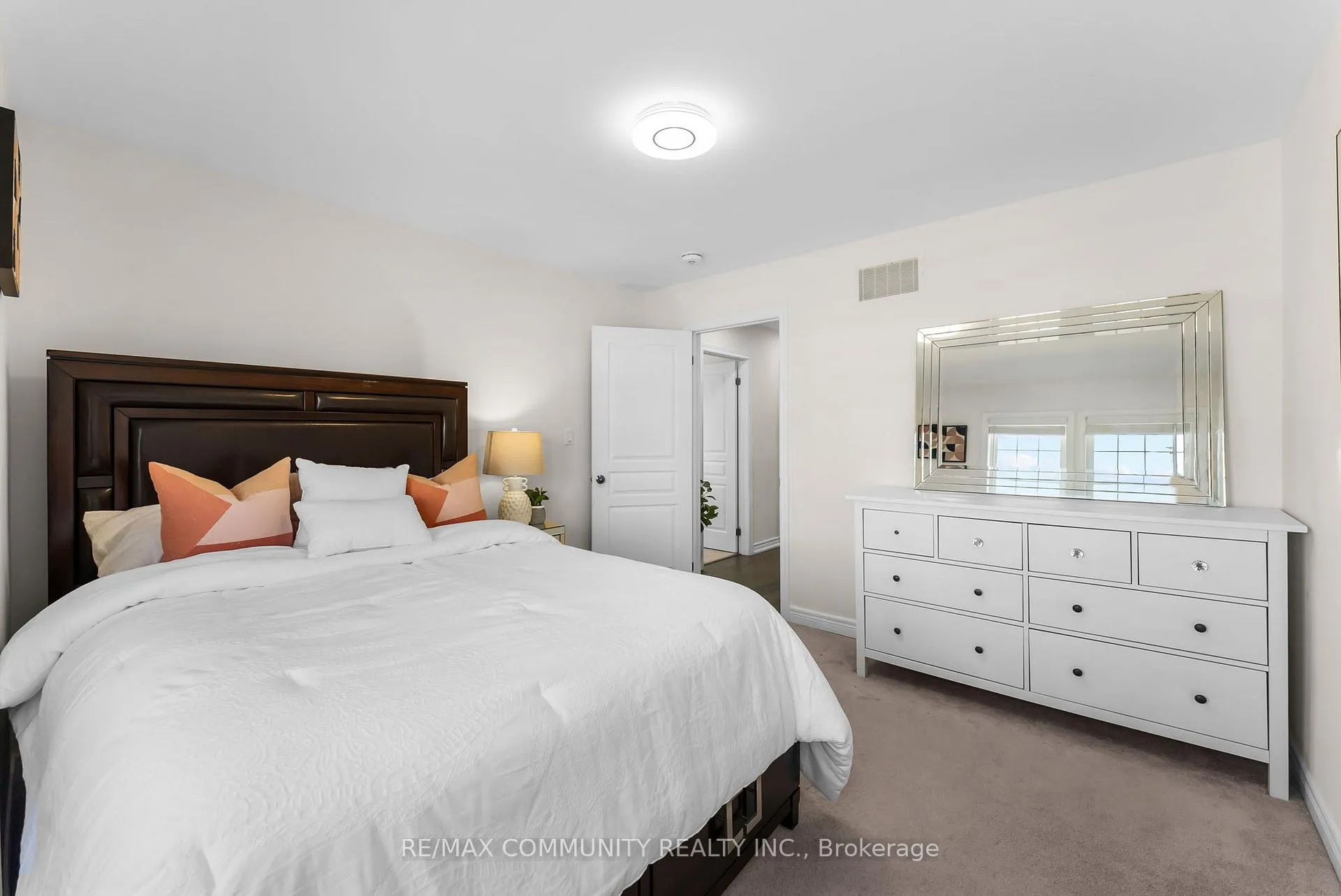 Photo 35 of 279 Kenneth Cole Drive, Clarington, Bowmanville — HOMEH