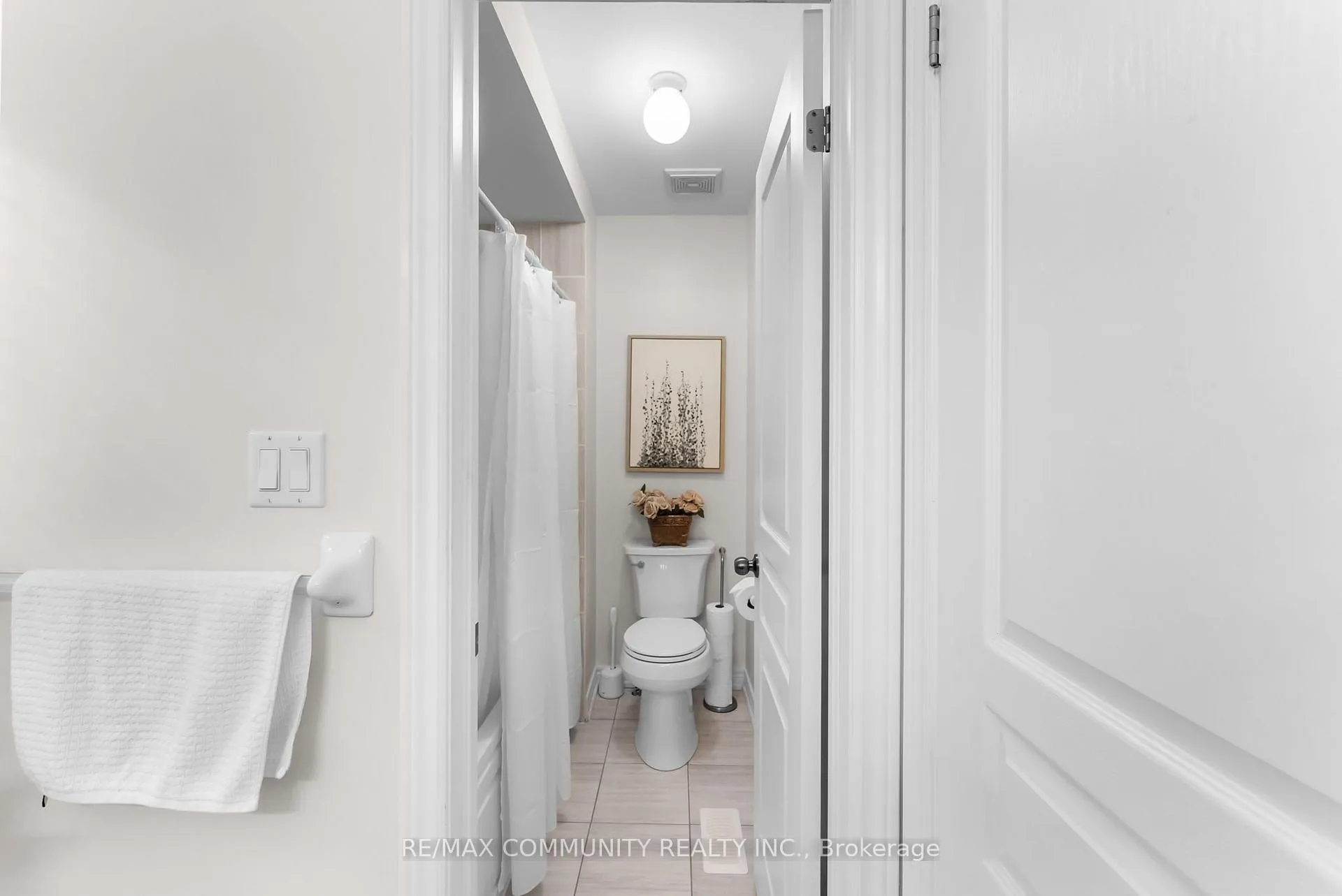 Photo 37 of 279 Kenneth Cole Drive, Clarington, Bowmanville — HOMEH