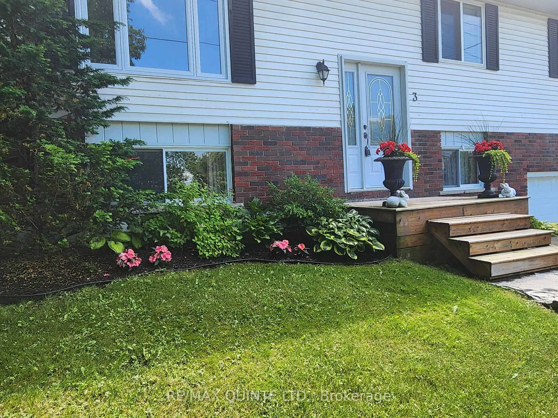 Photo 3 of 3 Cumberland Street, Prince Edward County, Picton — HOMEH