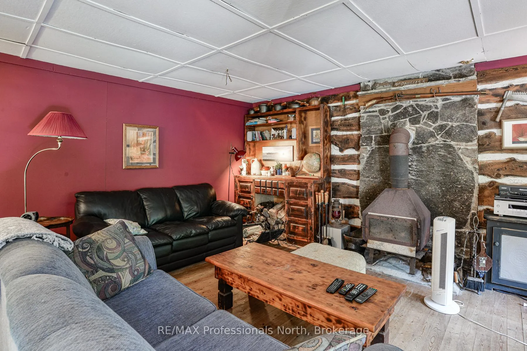 Photo 4 of 1005 Peterson Road, Bracebridge, Draper — HOMEH