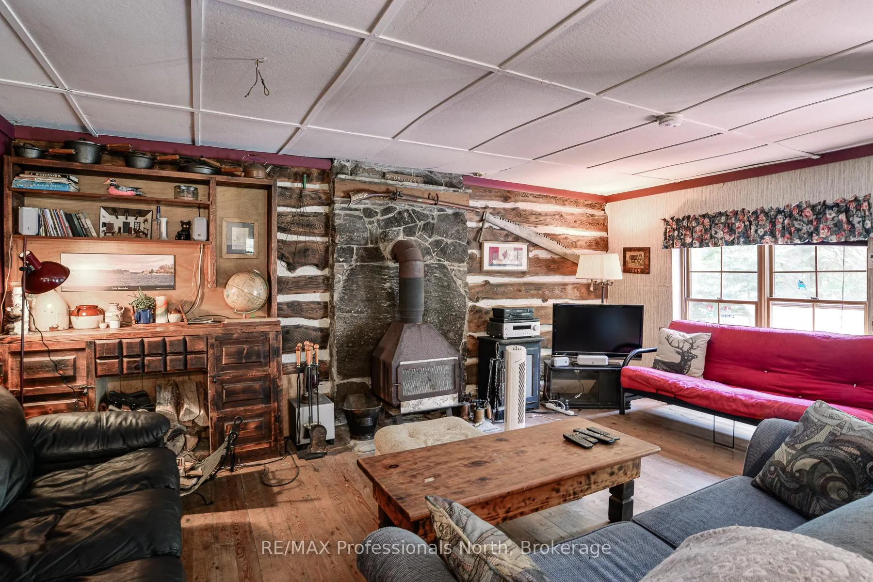 Photo 5 of 1005 Peterson Road, Bracebridge, Draper — HOMEH