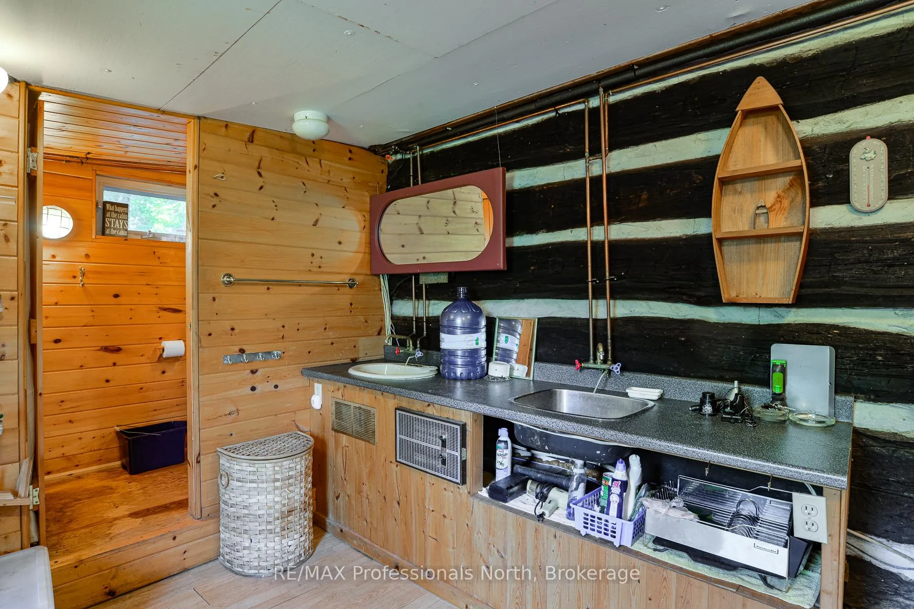 Photo 9 of 1005 Peterson Road, Bracebridge, Draper — HOMEH
