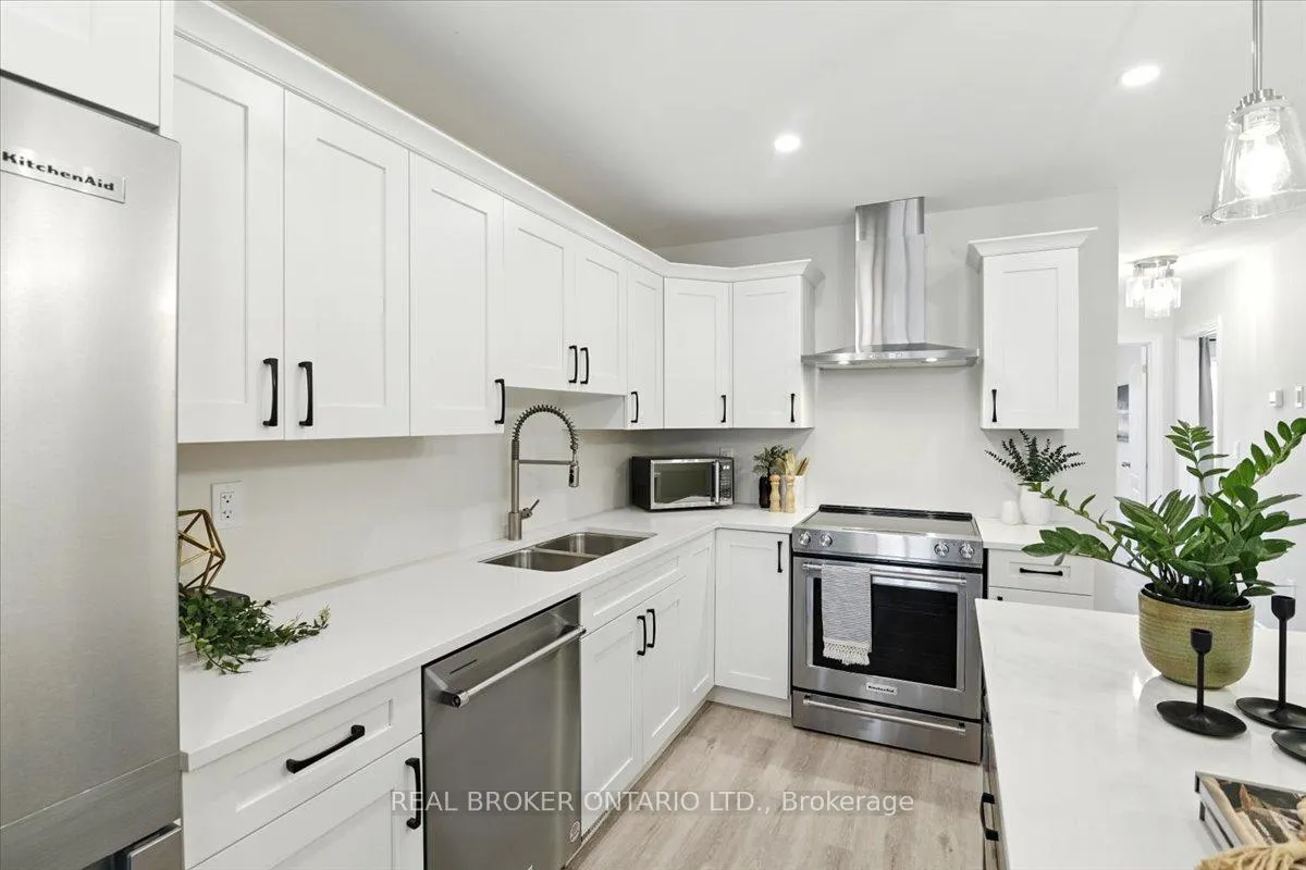 Photo 3 of 511 Hayward Street, Cobourg — HOMEH