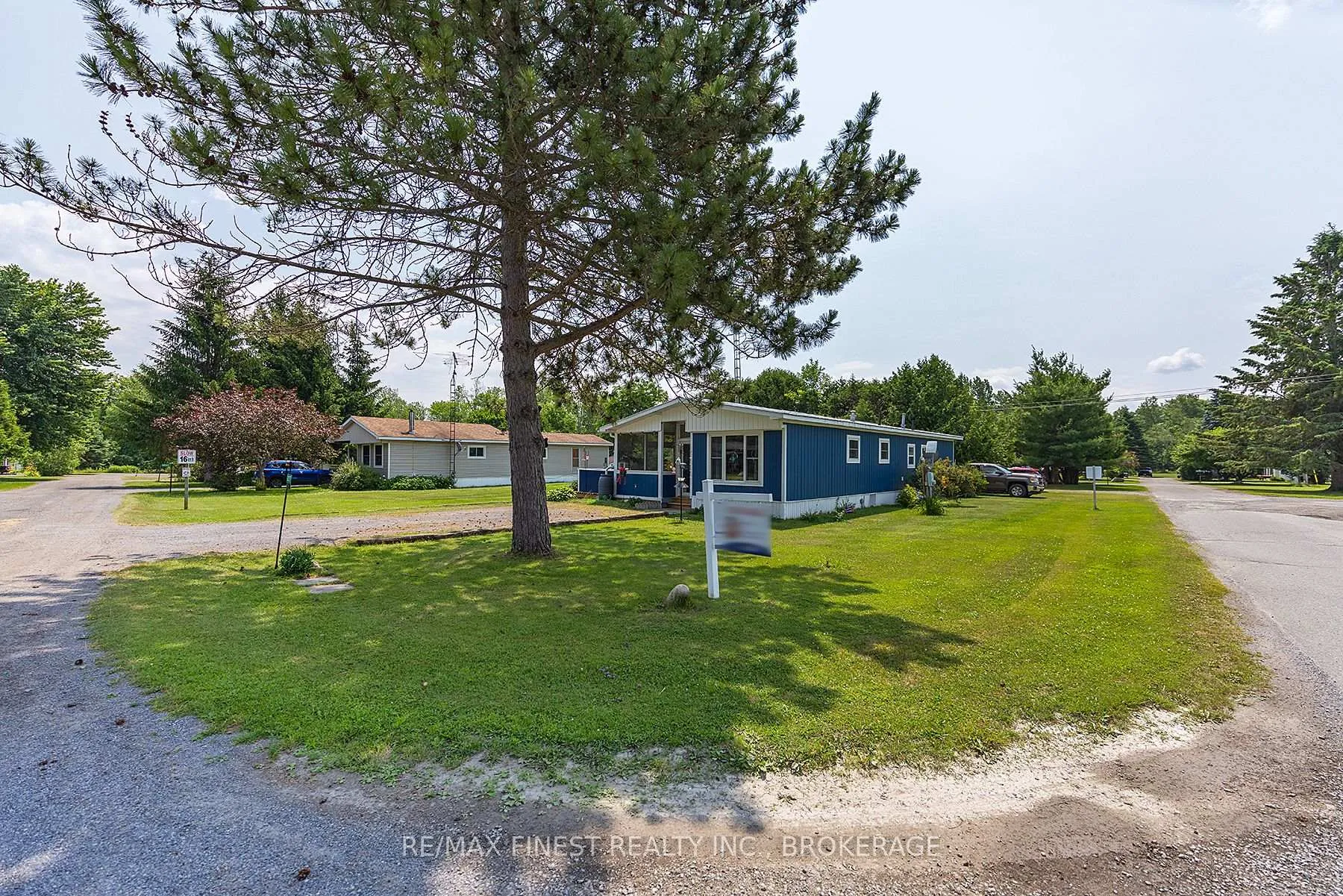 Photo 4 of 4327 Elm Street, Frontenac, Frontenac South — HOMEH