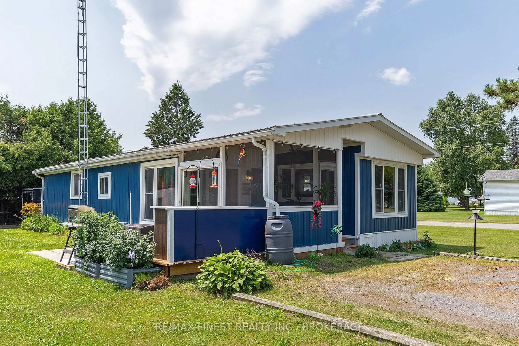 Photo 5 of 4327 Elm Street, Frontenac, Frontenac South — HOMEH