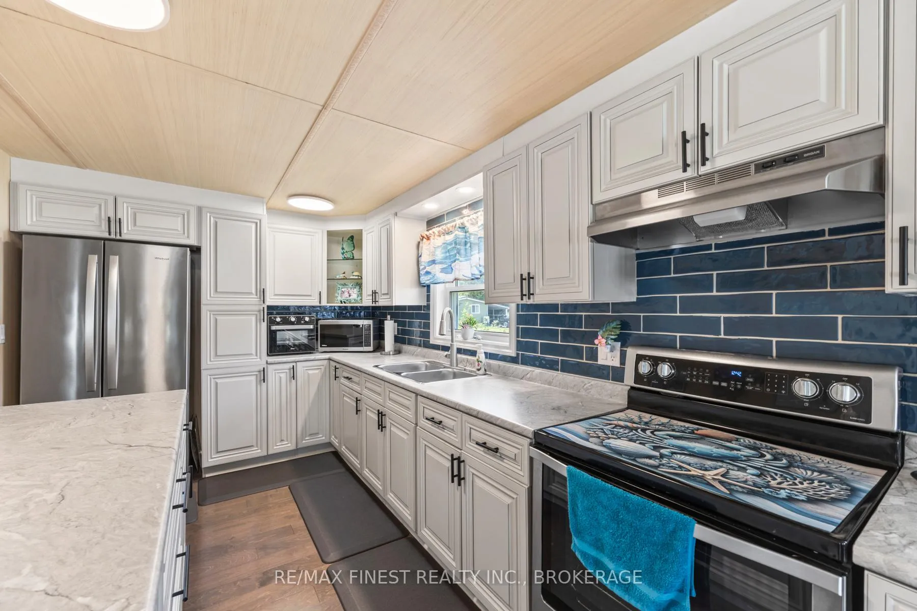 Photo 15 of 4327 Elm Street, Frontenac, Frontenac South — HOMEH