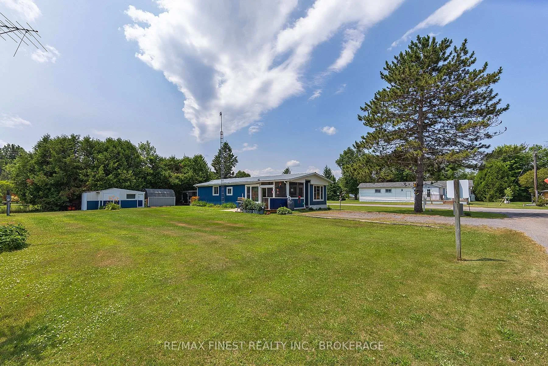 Photo 44 of 4327 Elm Street, Frontenac, Frontenac South — HOMEH