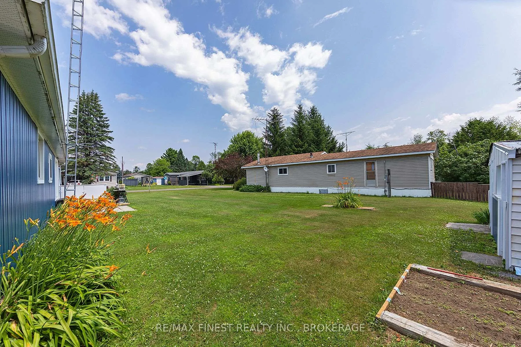 Photo 50 of 4327 Elm Street, Frontenac, Frontenac South — HOMEH