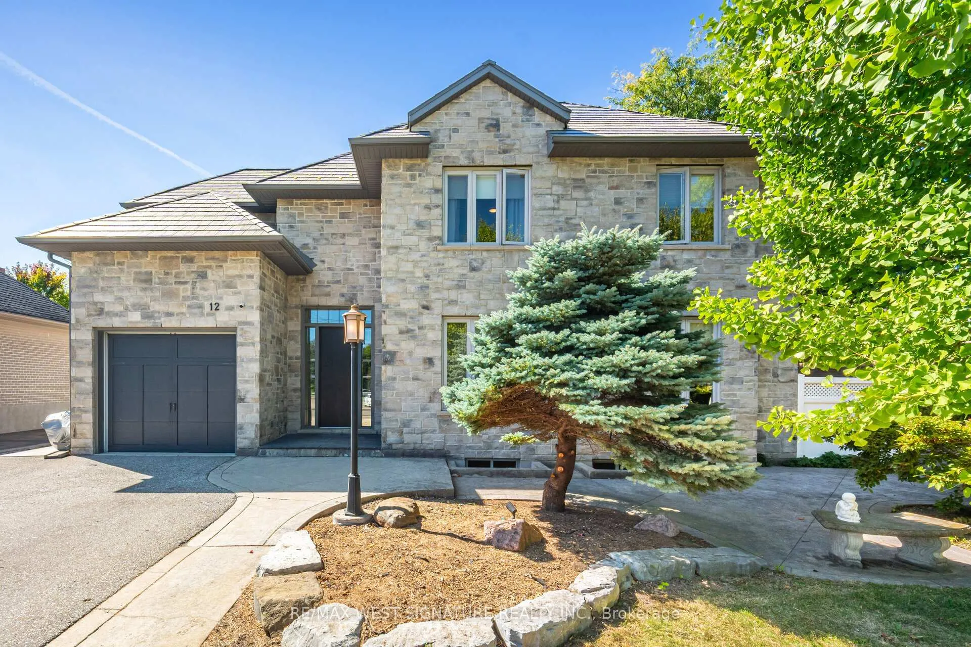 Photo 1 of 12 Gosling Road, Vaughan, Maple — HOMEH