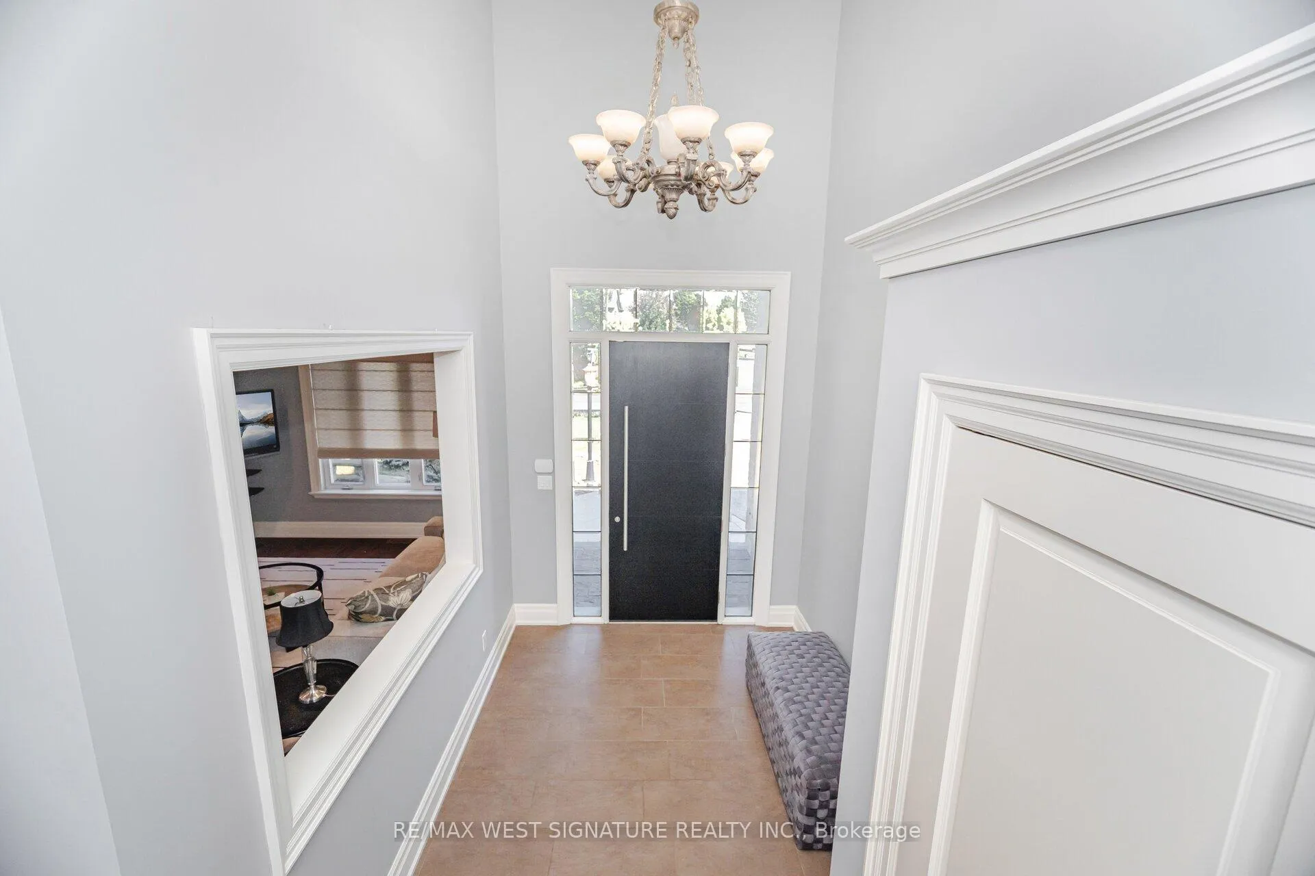 Photo 6 of 12 Gosling Road, Vaughan, Maple — HOMEH