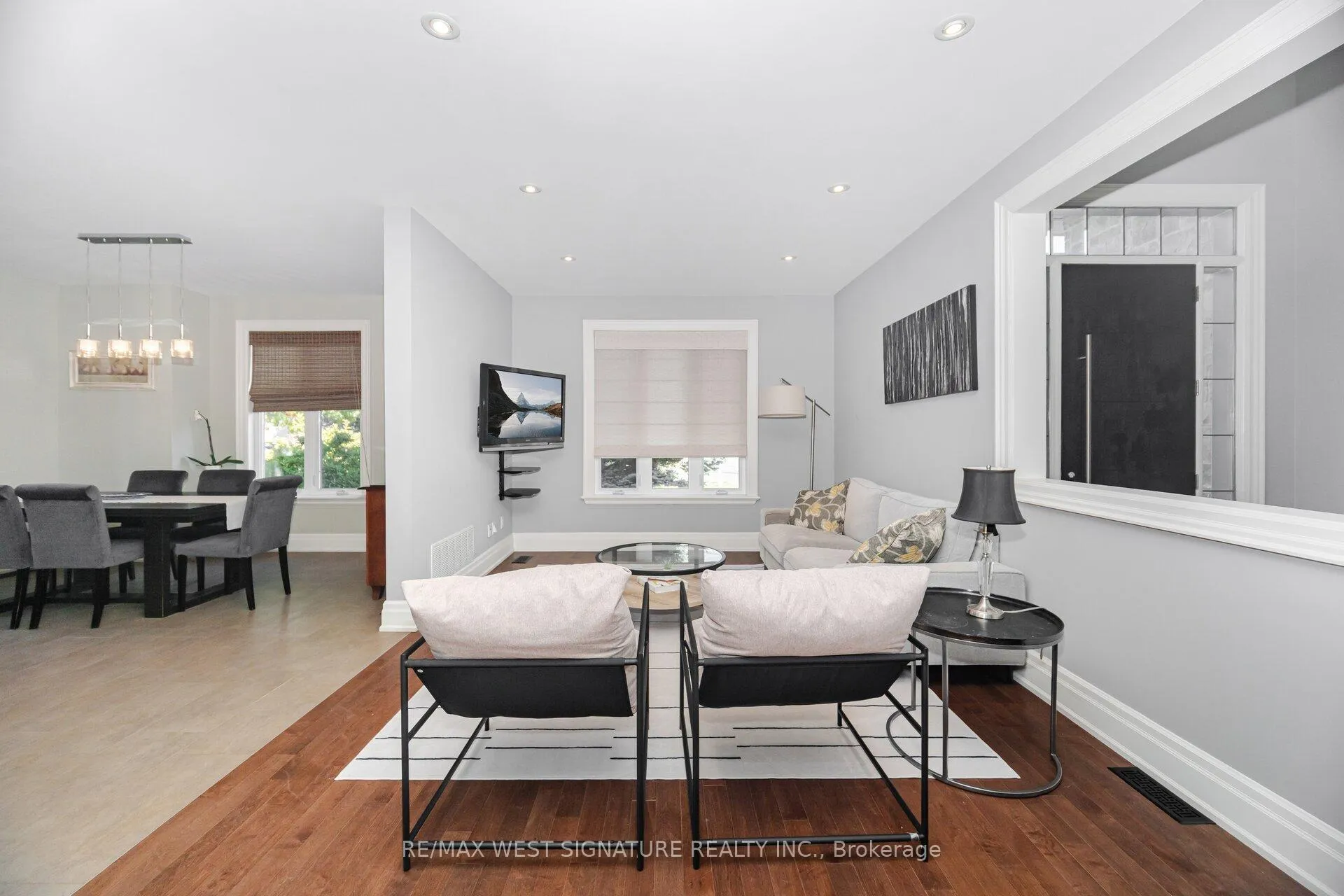Photo 9 of 12 Gosling Road, Vaughan, Maple — HOMEH