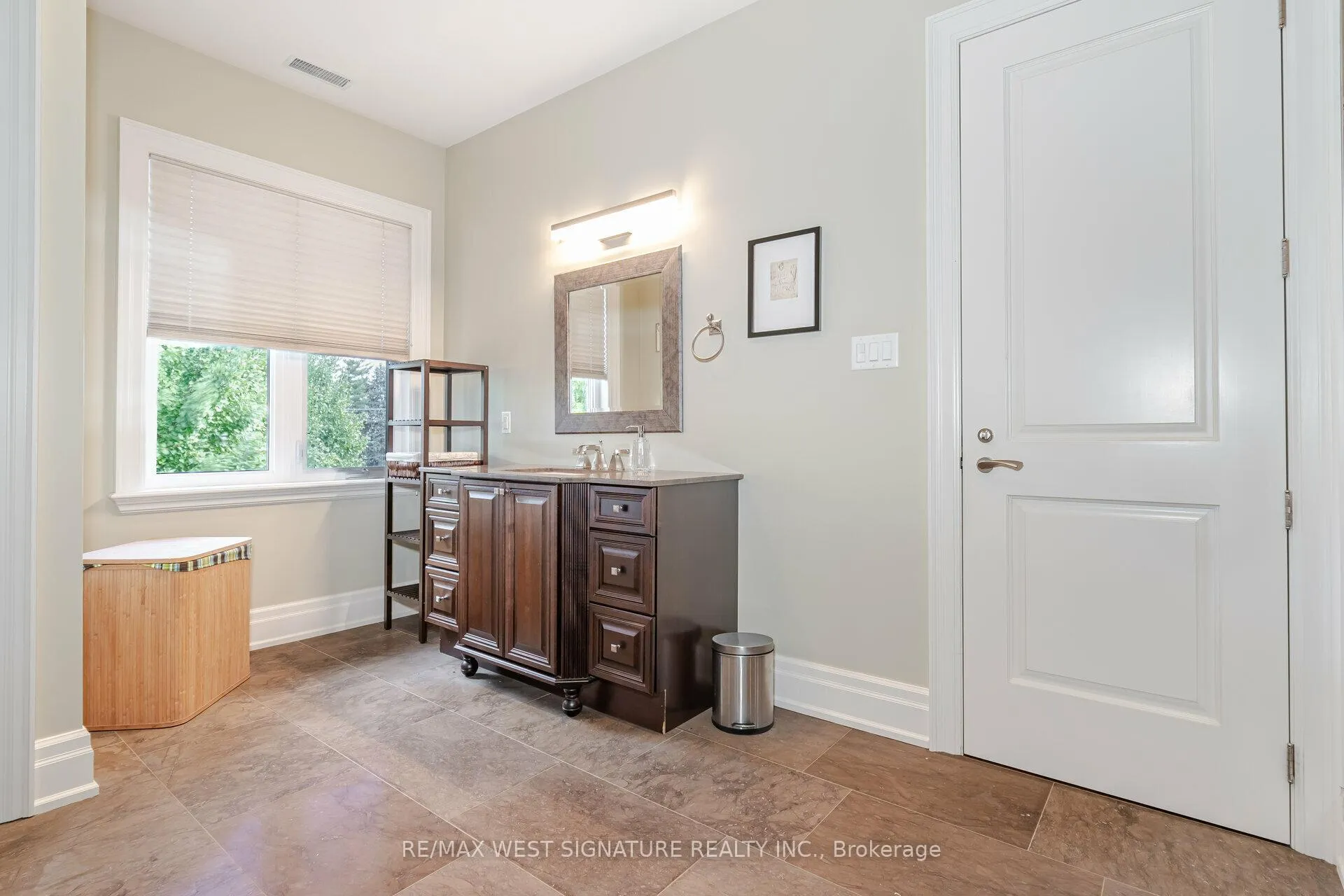 Photo 24 of 12 Gosling Road, Vaughan, Maple — HOMEH