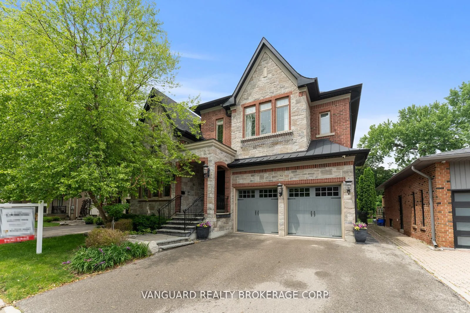 Photo 3 of 32 Birch Hill Road, Vaughan, East Woodbridge — HOMEH