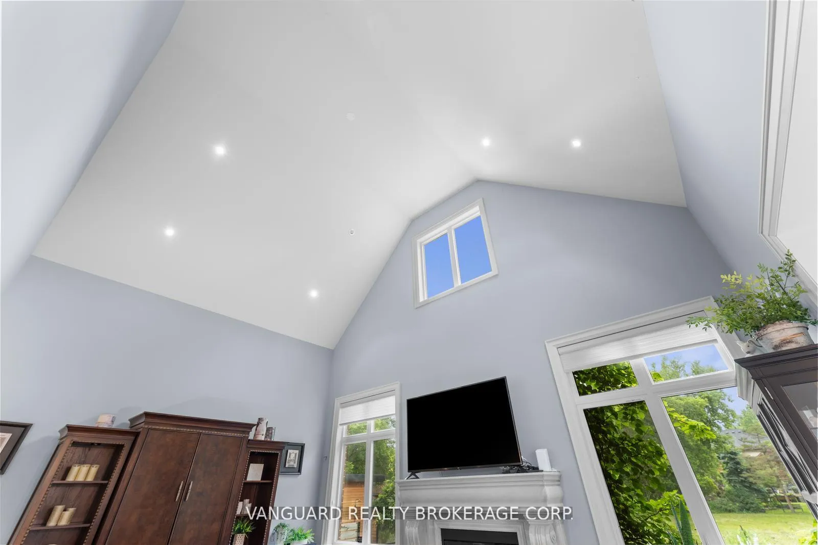 Photo 12 of 32 Birch Hill Road, Vaughan, East Woodbridge — HOMEH