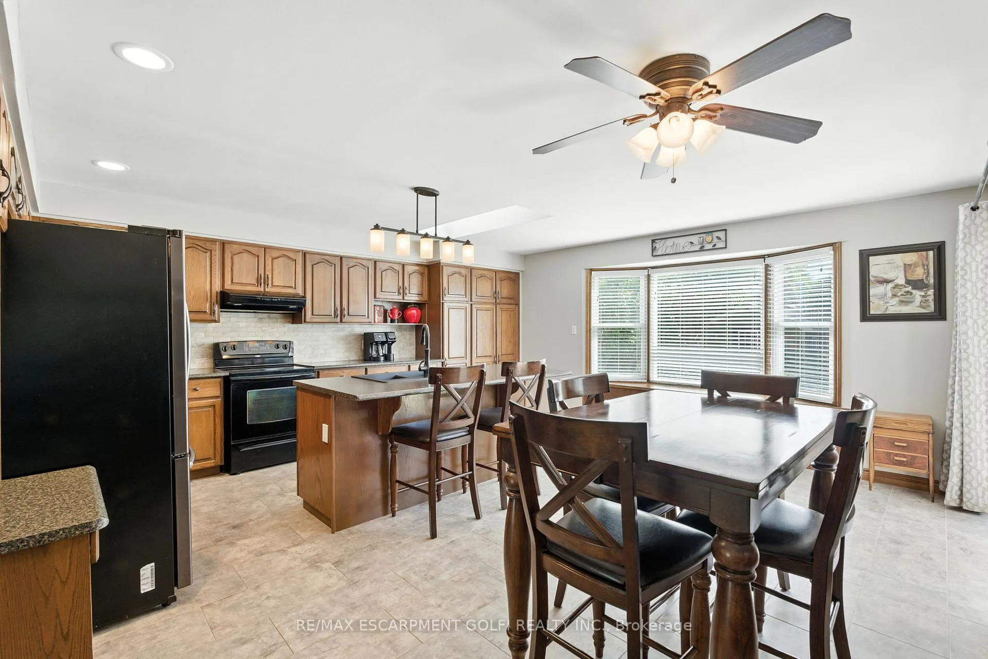 Photo 10 of 7022 York Drive, Niagara Falls, Morrison — HOMEH