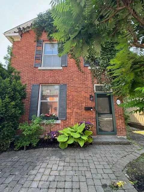 Front of 125 Bagot Street