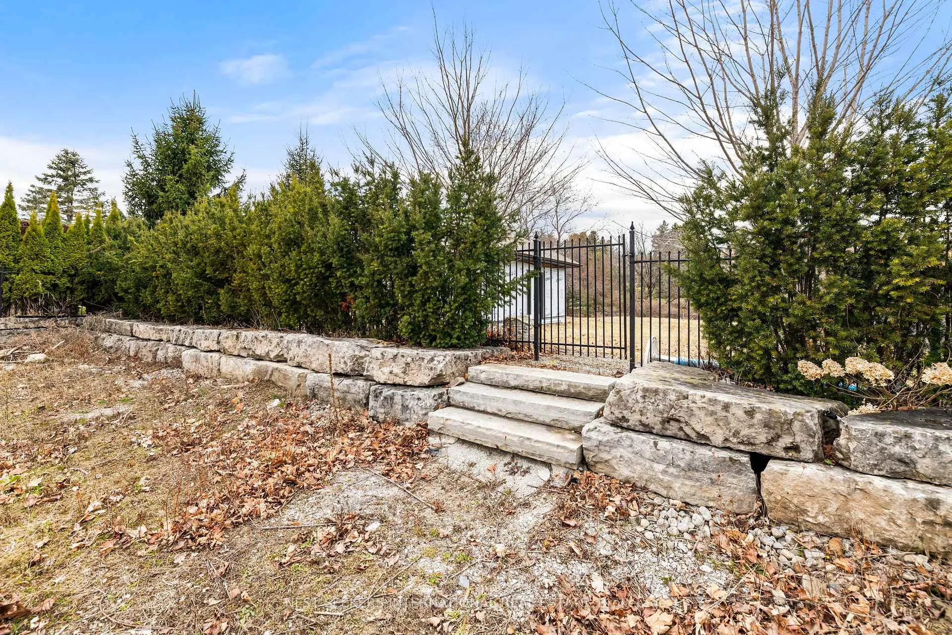 Photo 11 of 96 Robinson Road, King, Nobleton — HOMEH
