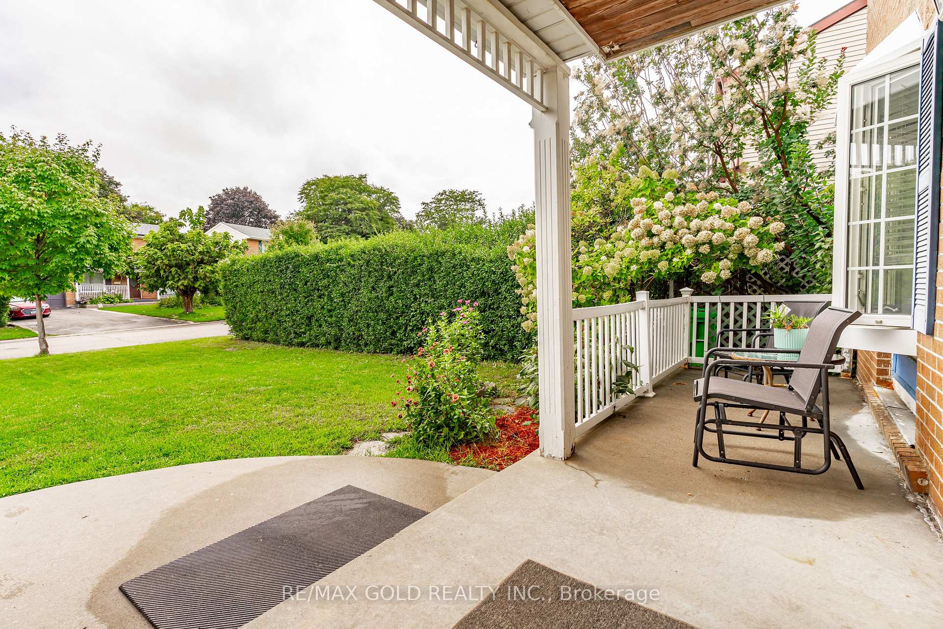 Photo 5 of 12 Lorraine Crescent, Brampton, Westgate — HOMEH