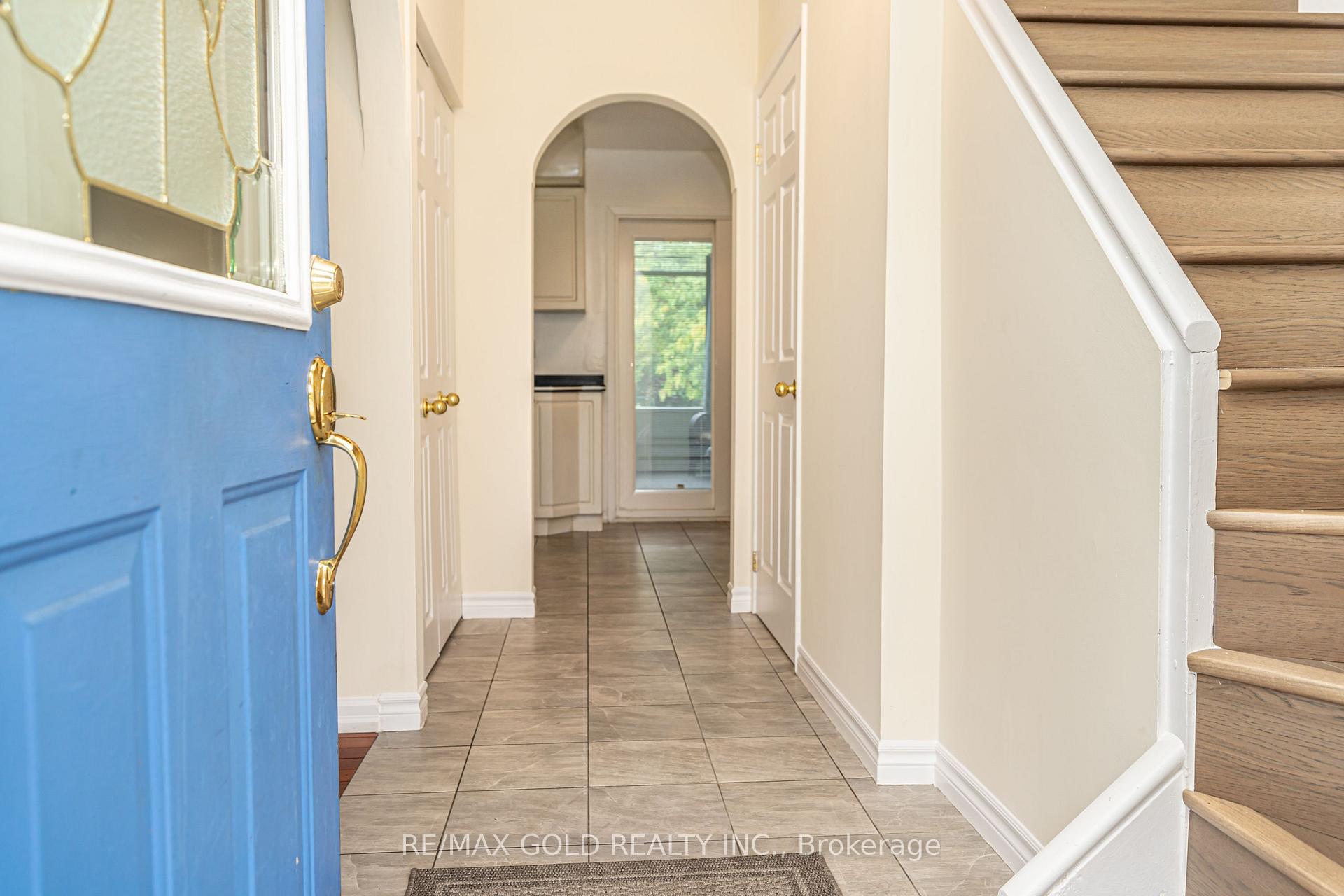 Photo 6 of 12 Lorraine Crescent, Brampton, Westgate — HOMEH
