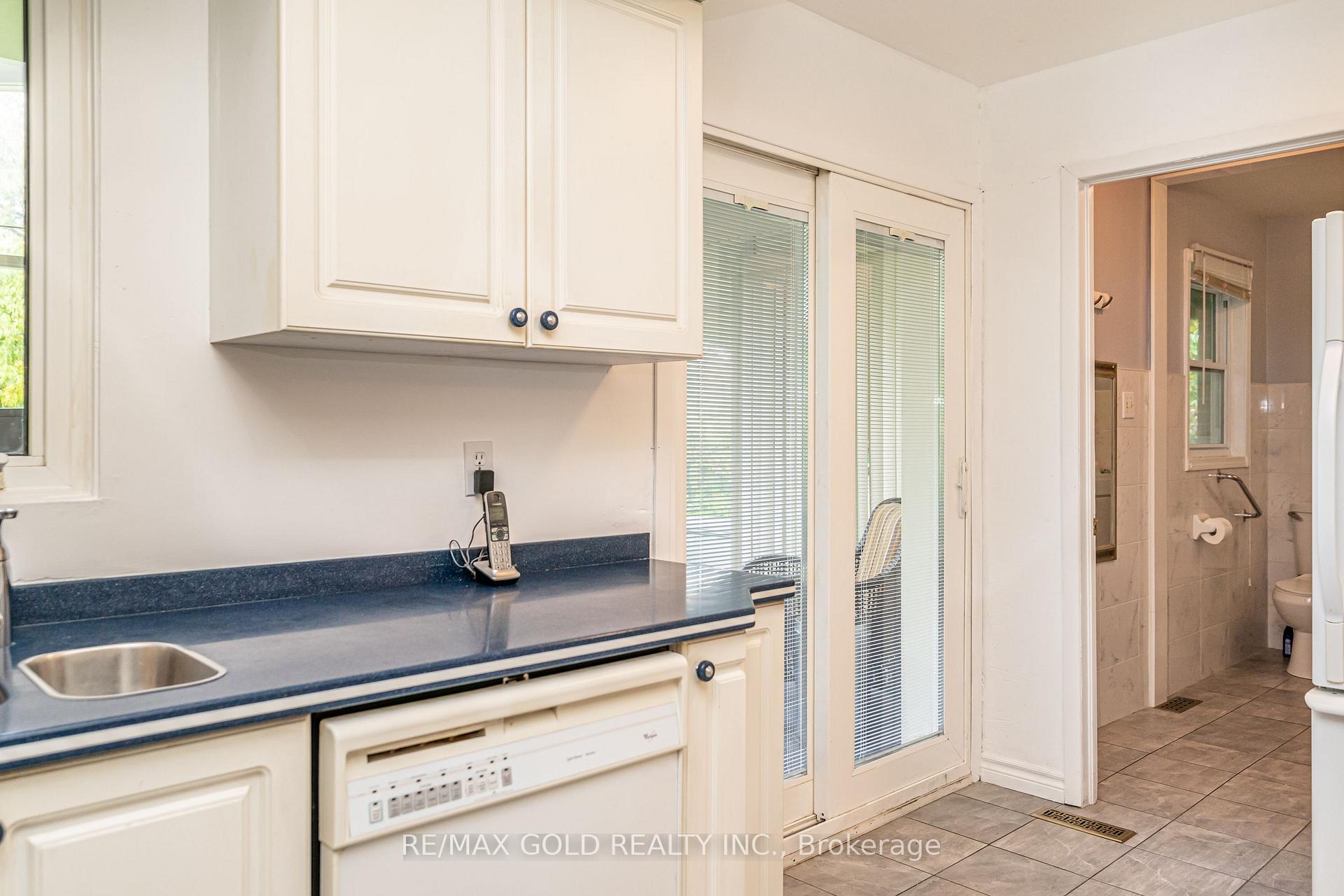 Photo 14 of 12 Lorraine Crescent, Brampton, Westgate — HOMEH