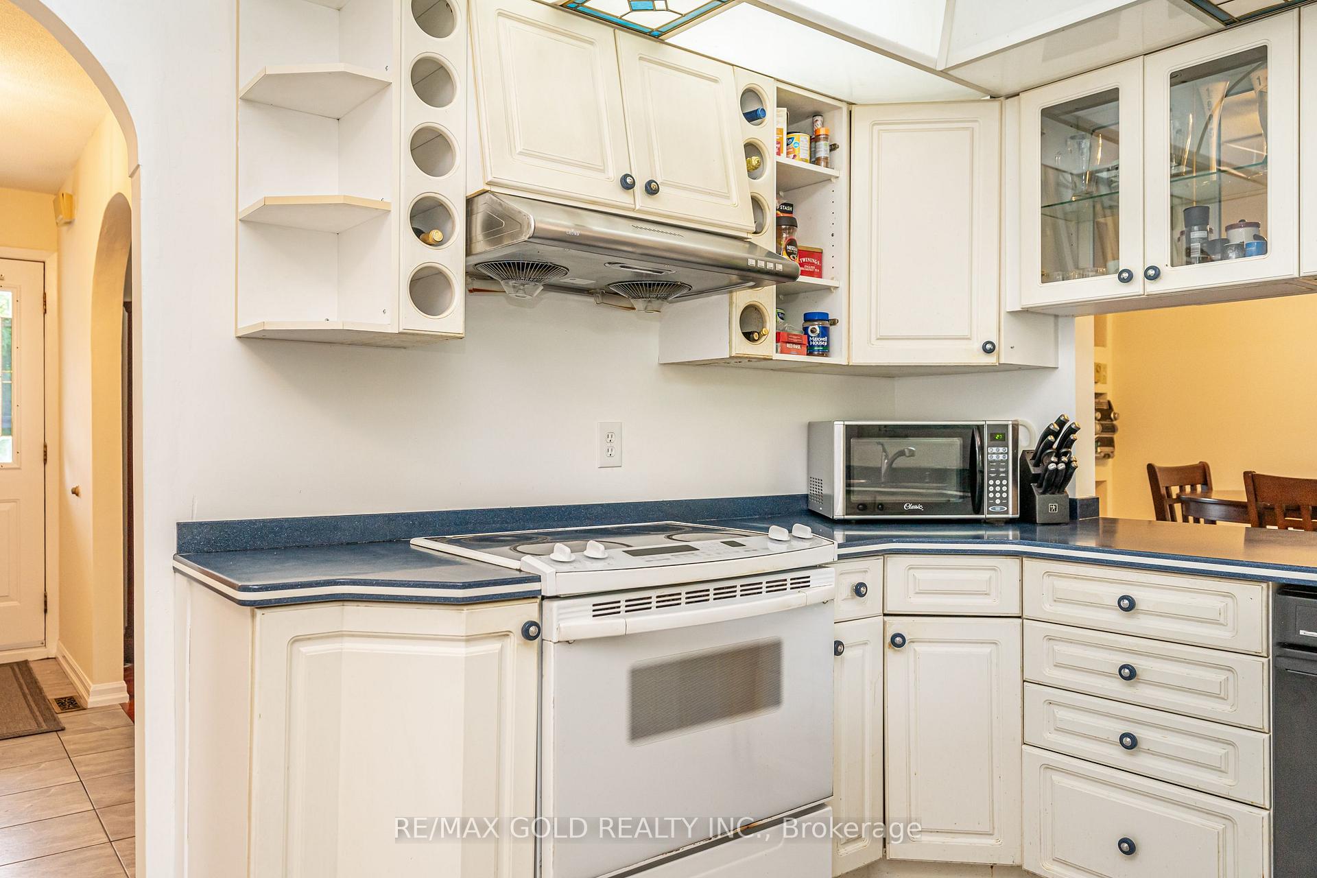 Photo 15 of 12 Lorraine Crescent, Brampton, Westgate — HOMEH