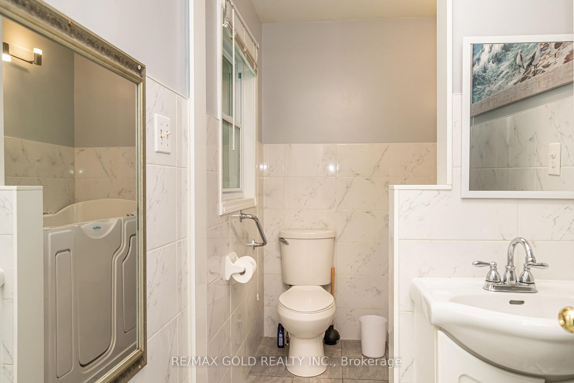 Photo 16 of 12 Lorraine Crescent, Brampton, Westgate — HOMEH
