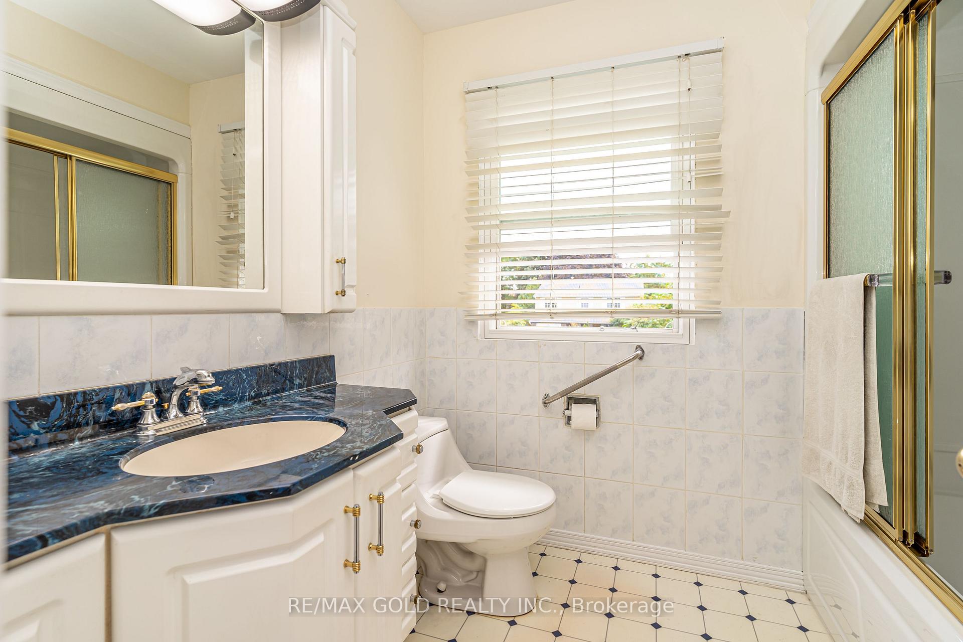 Photo 25 of 12 Lorraine Crescent, Brampton, Westgate — HOMEH
