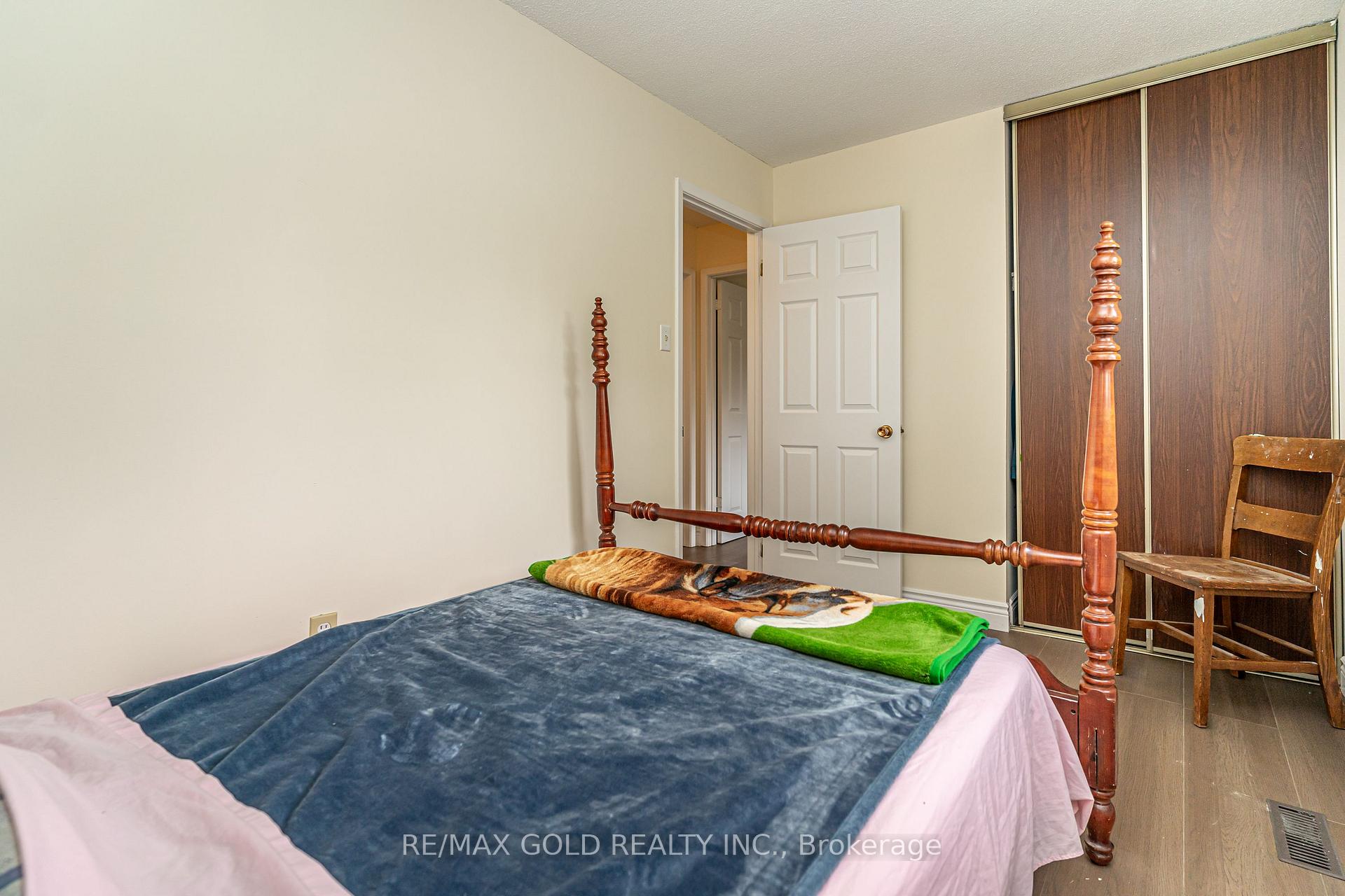 Photo 28 of 12 Lorraine Crescent, Brampton, Westgate — HOMEH